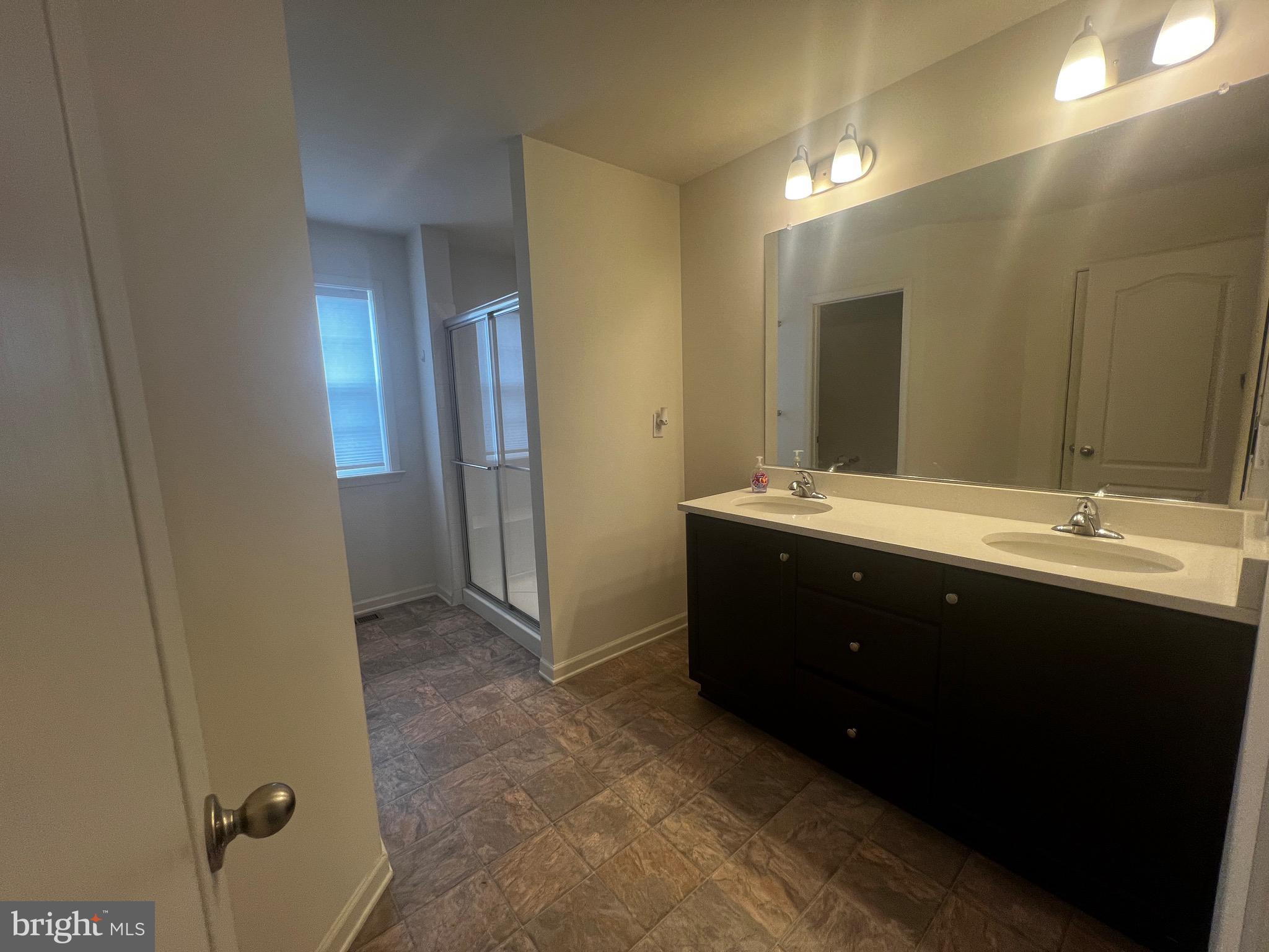 MCCAULEY CROSSING - Residential Lease