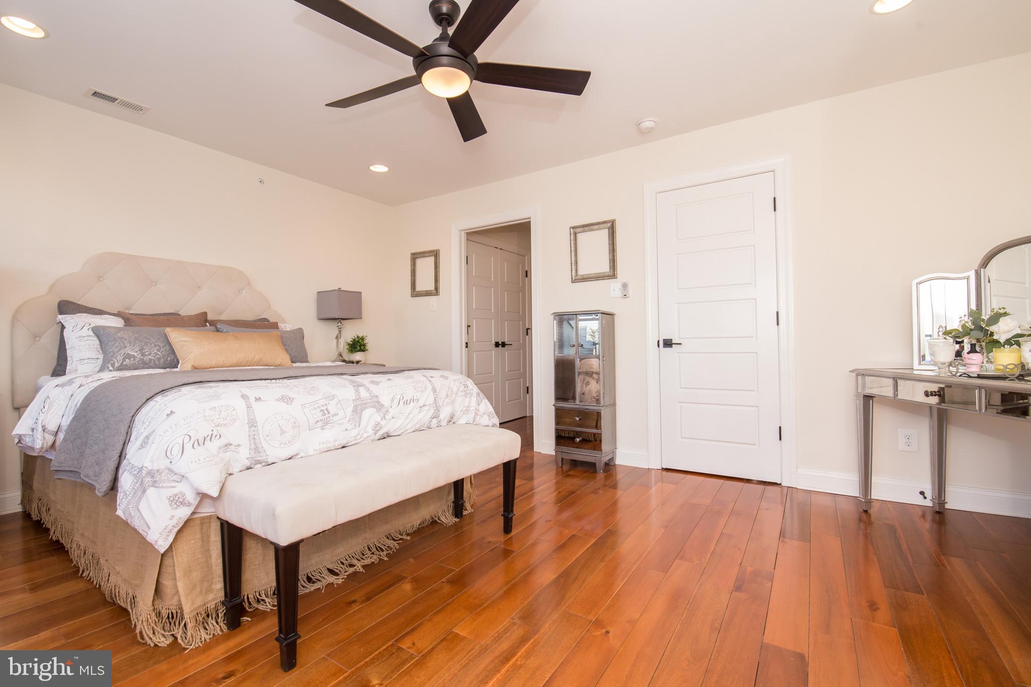 ROXBOROUGH - Residential