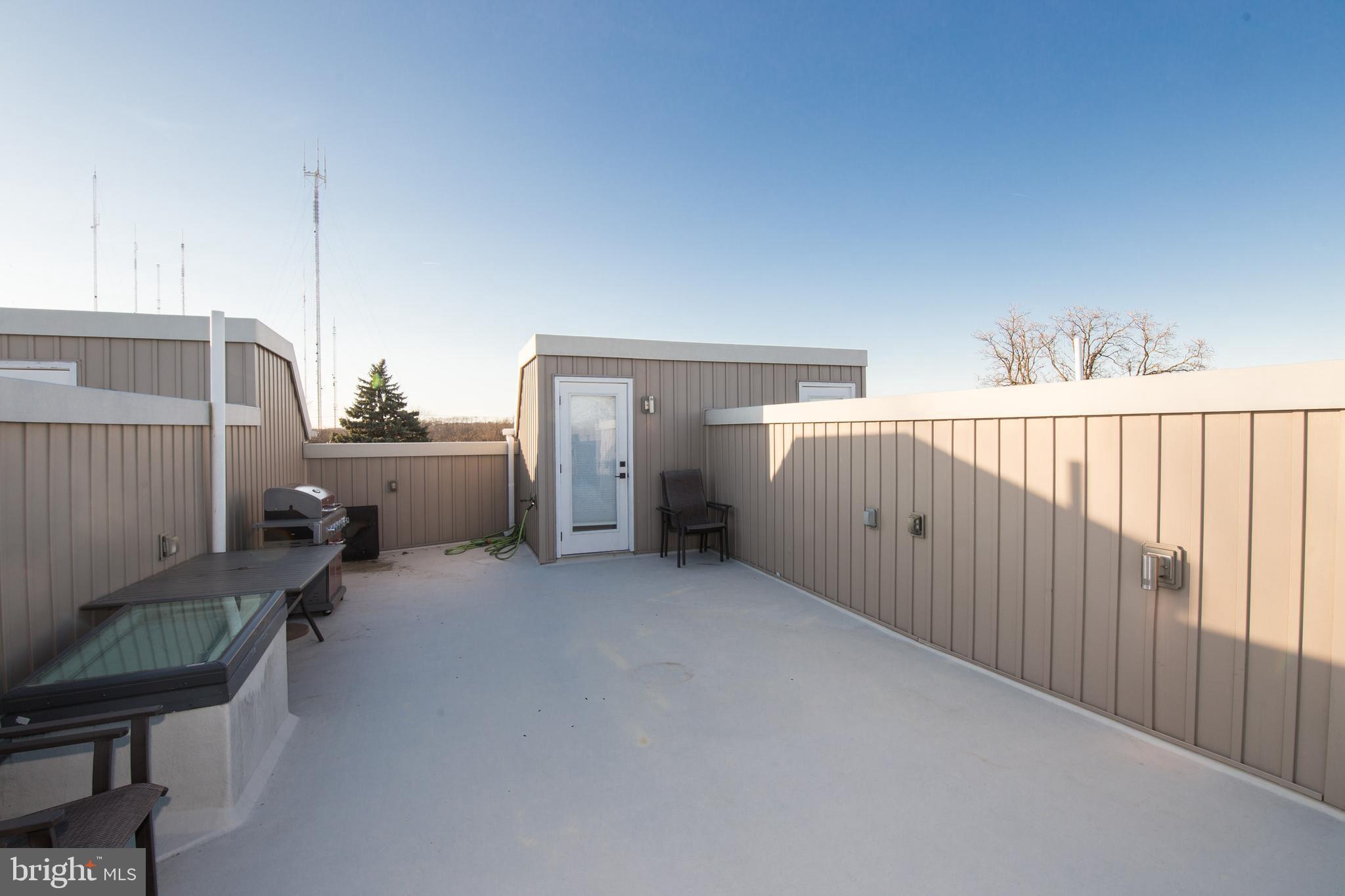 ROXBOROUGH - Residential