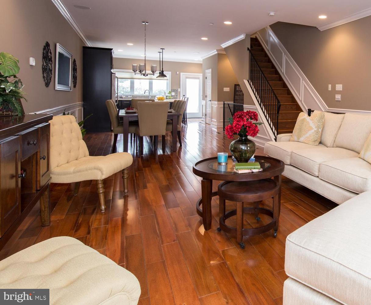 ROXBOROUGH - Residential