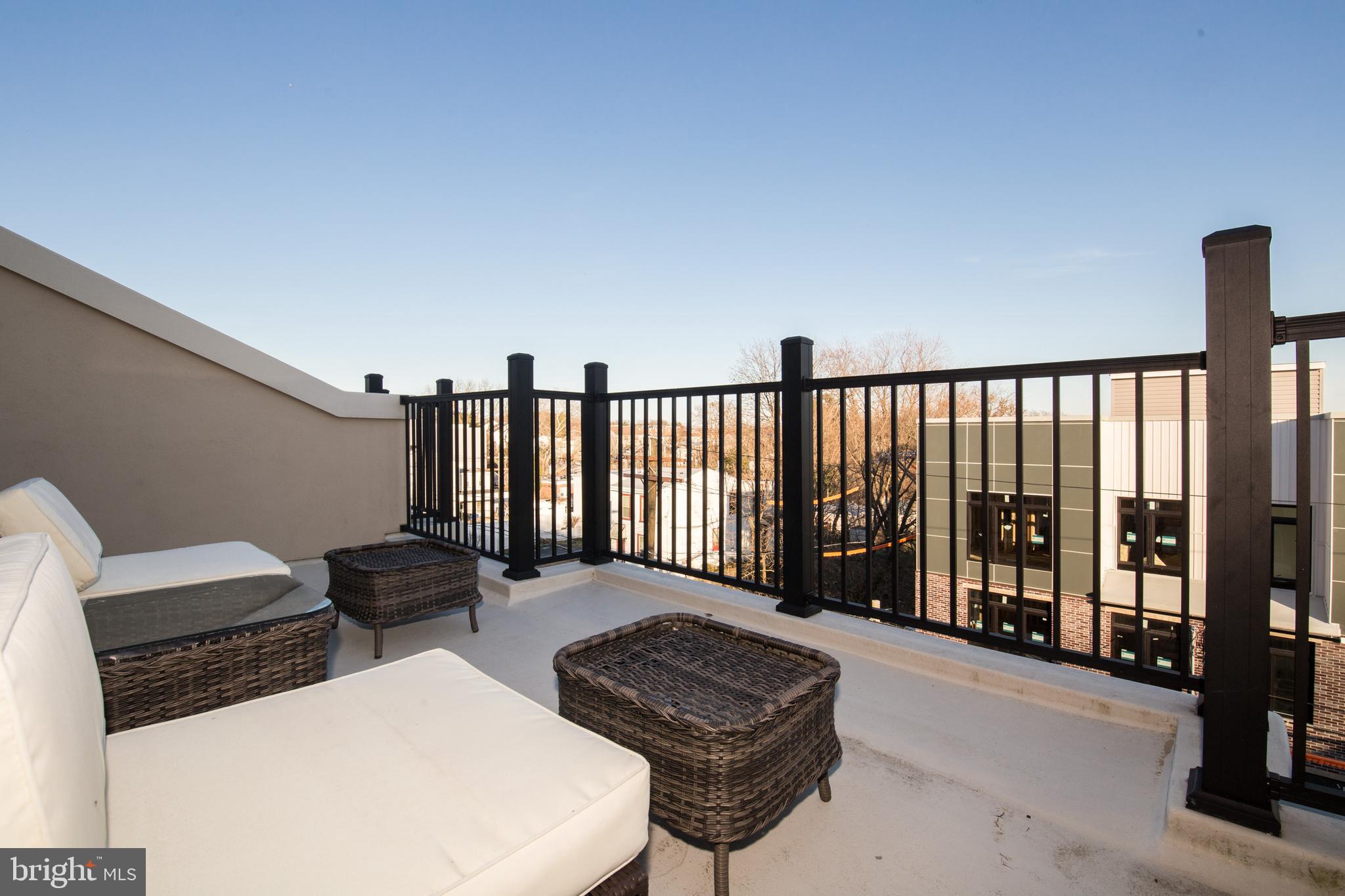 ROXBOROUGH - Residential