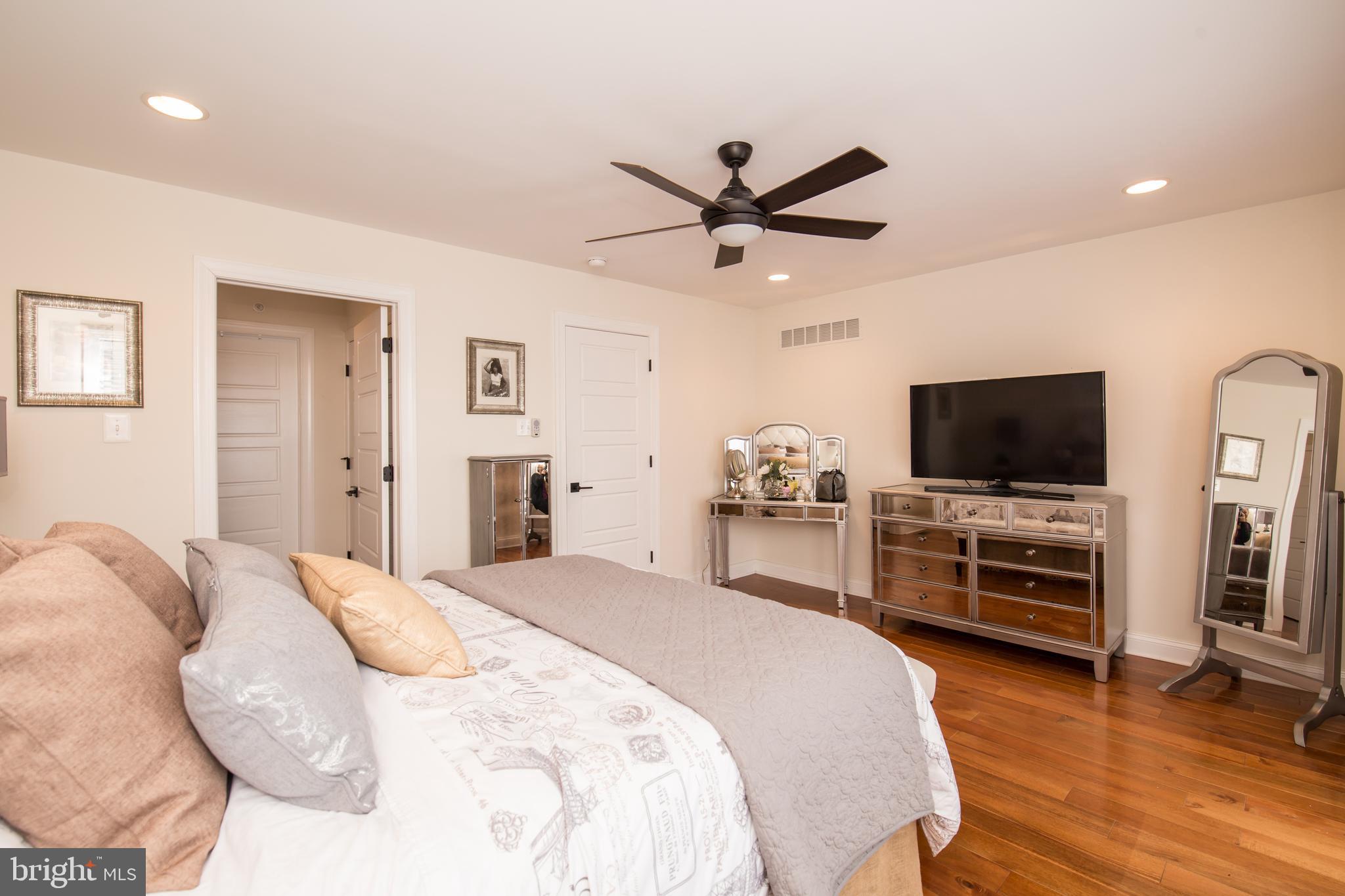 ROXBOROUGH - Residential