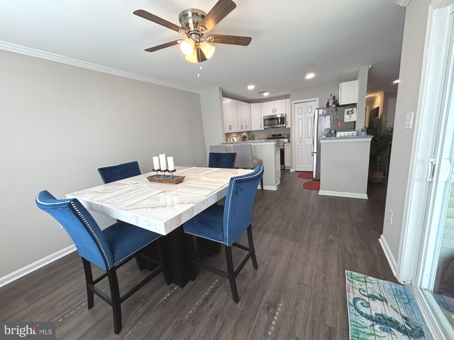 RIVERCHASE - Residential