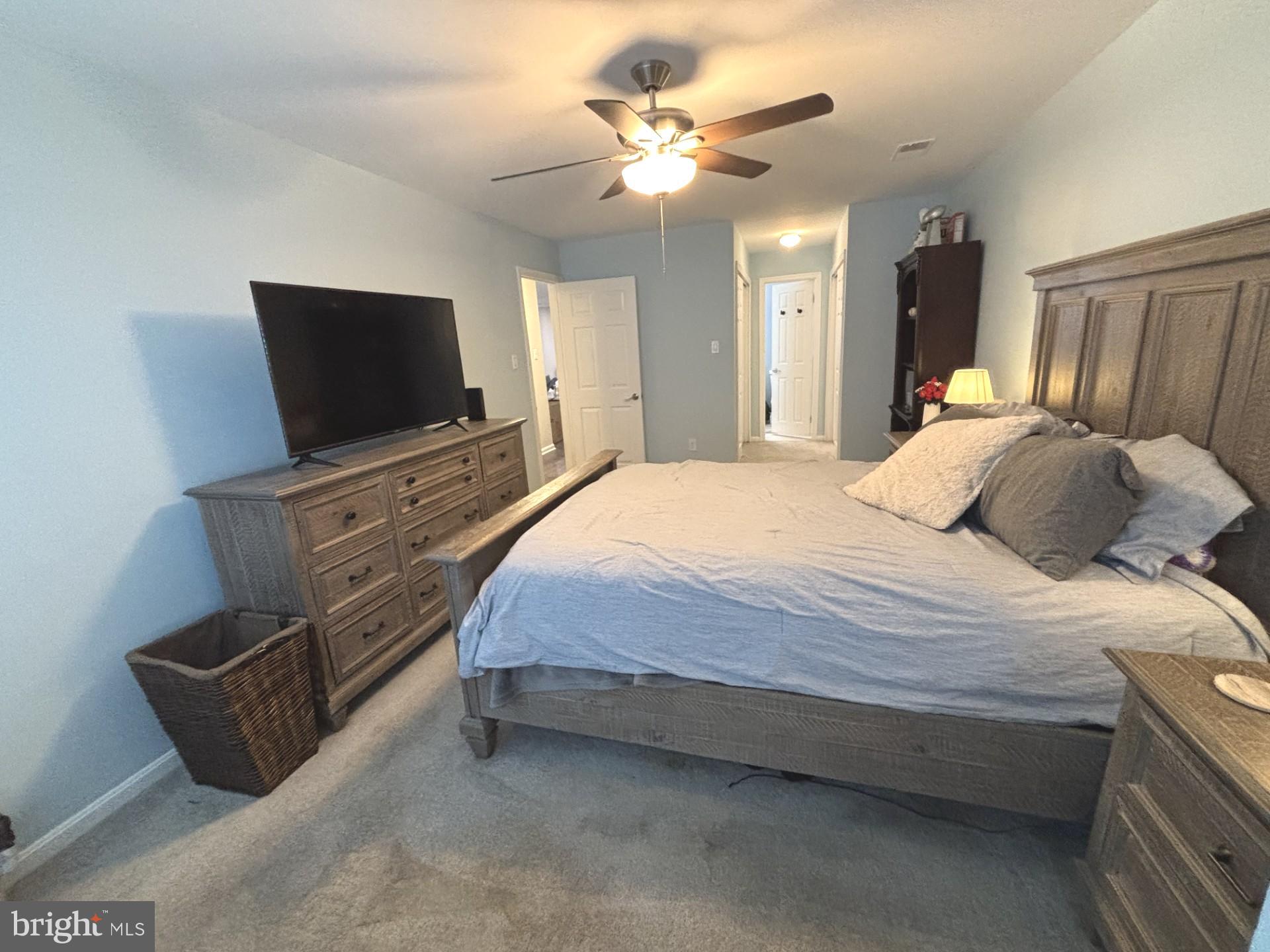 RIVERCHASE - Residential
