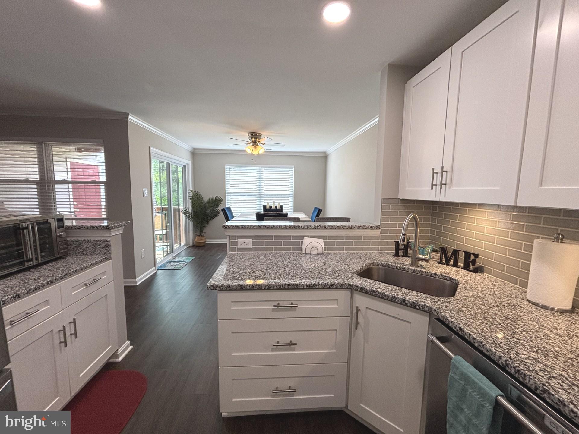 RIVERCHASE - Residential