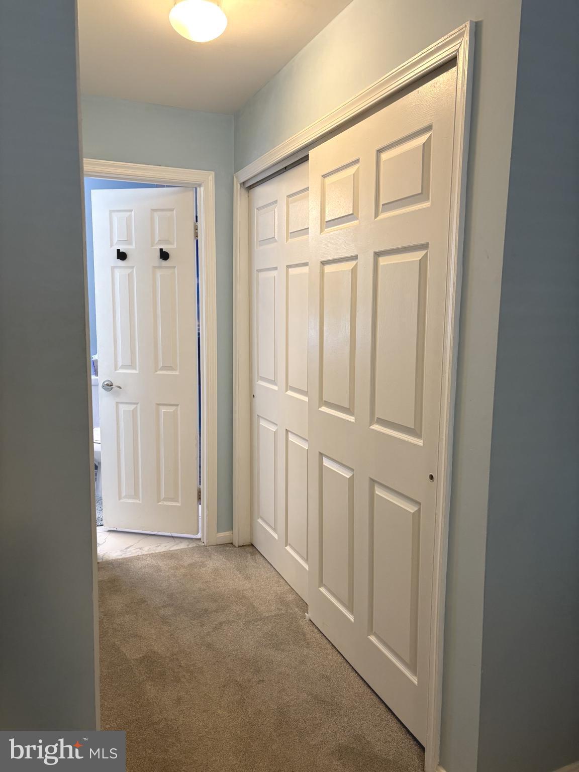 RIVERCHASE - Residential