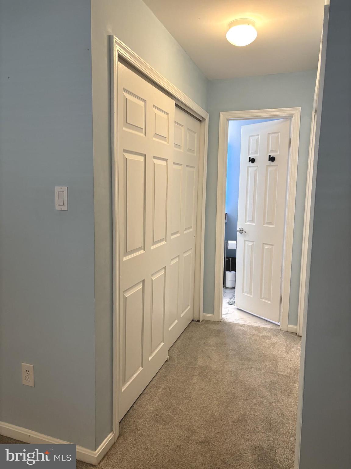 RIVERCHASE - Residential