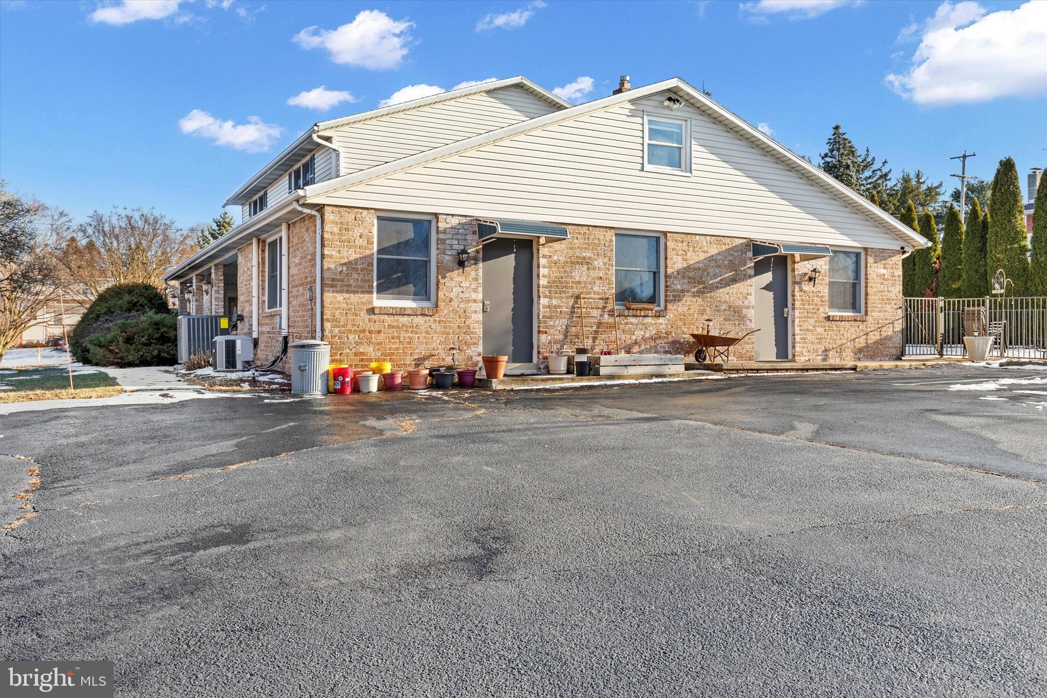 YORK TWP - Residential