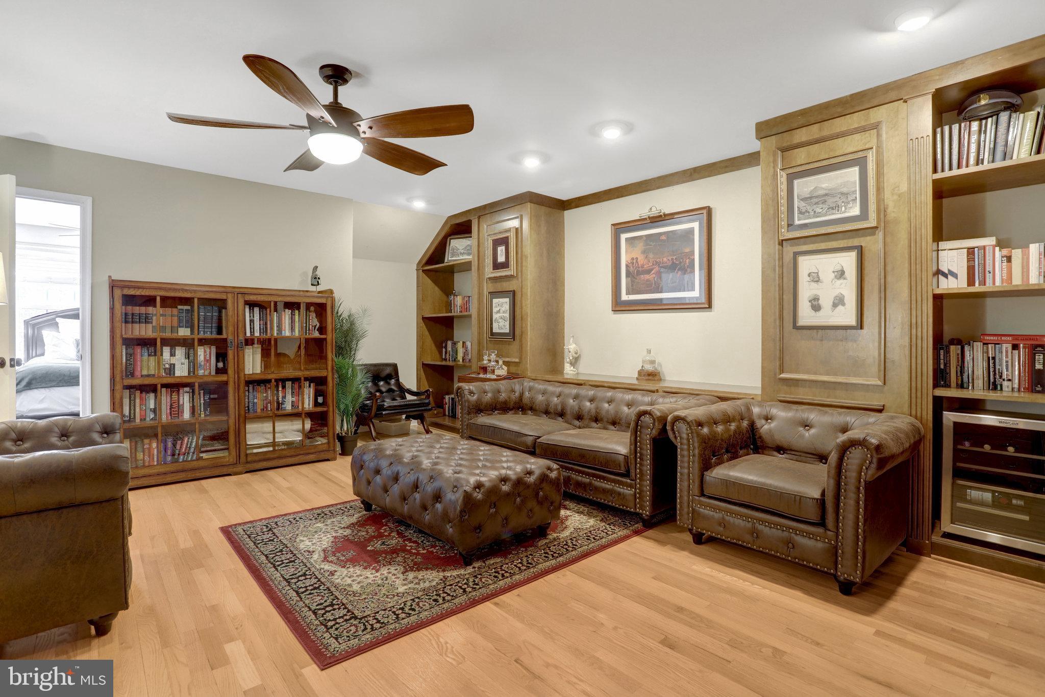 LANDMARK MEWS - Residential