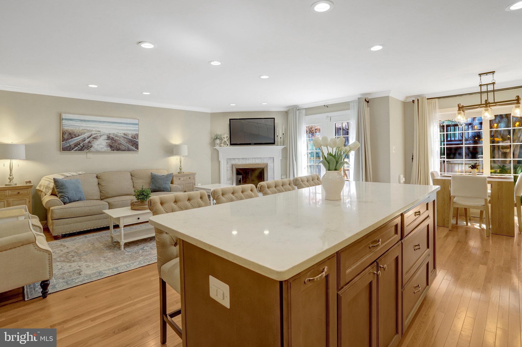 LANDMARK MEWS - Residential