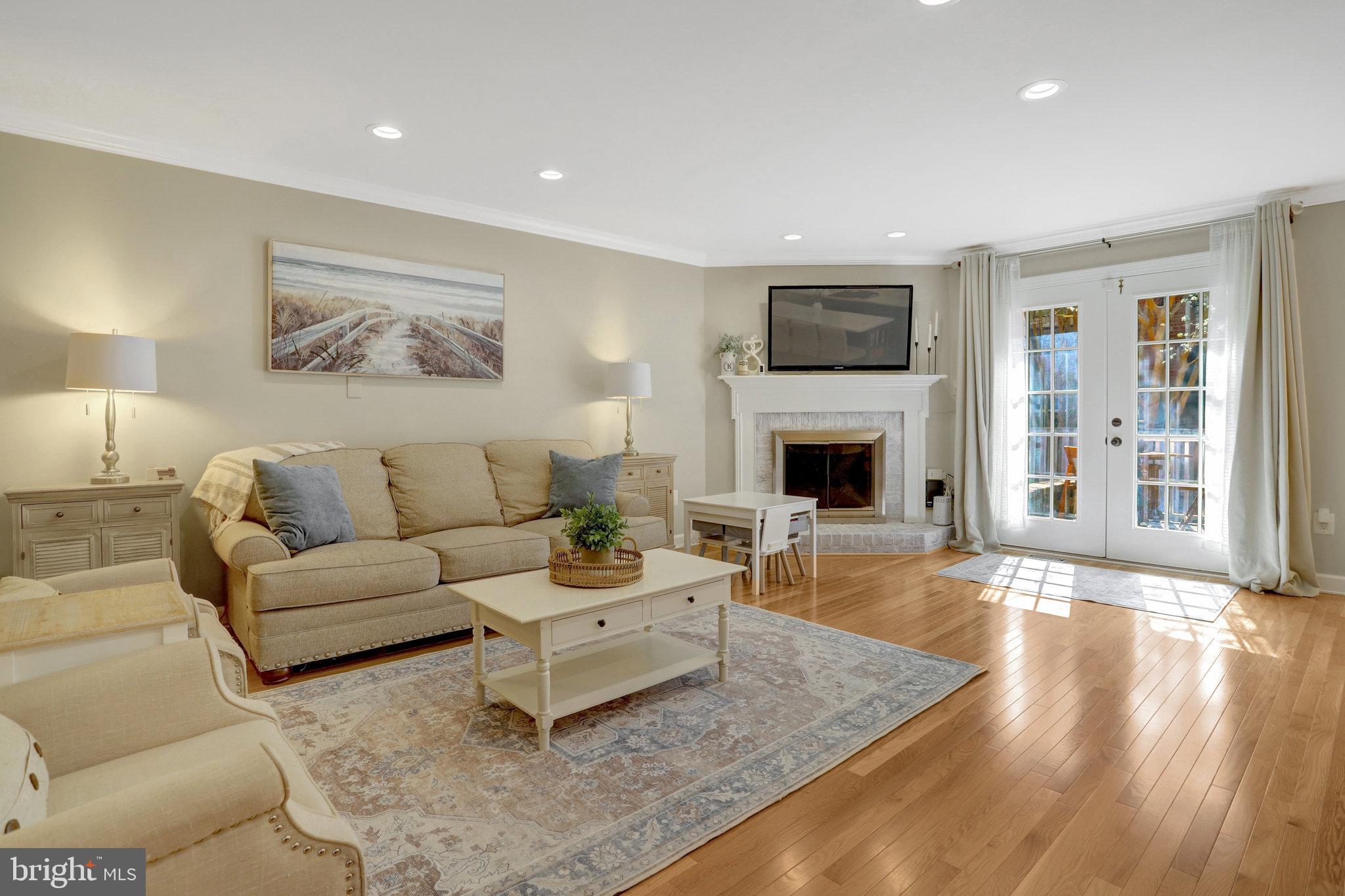 LANDMARK MEWS - Residential