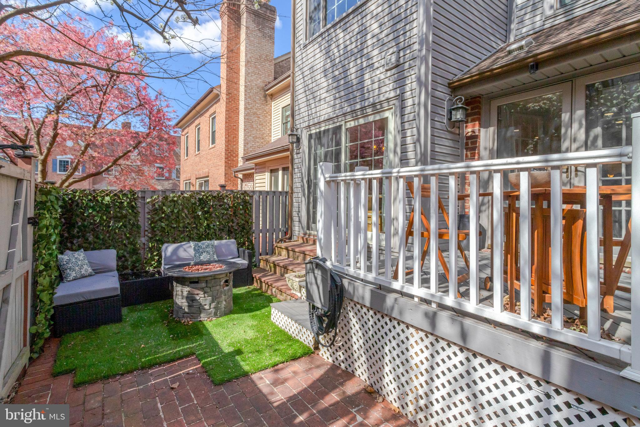 LANDMARK MEWS - Residential