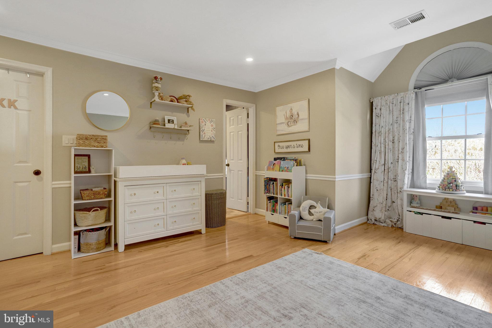 LANDMARK MEWS - Residential