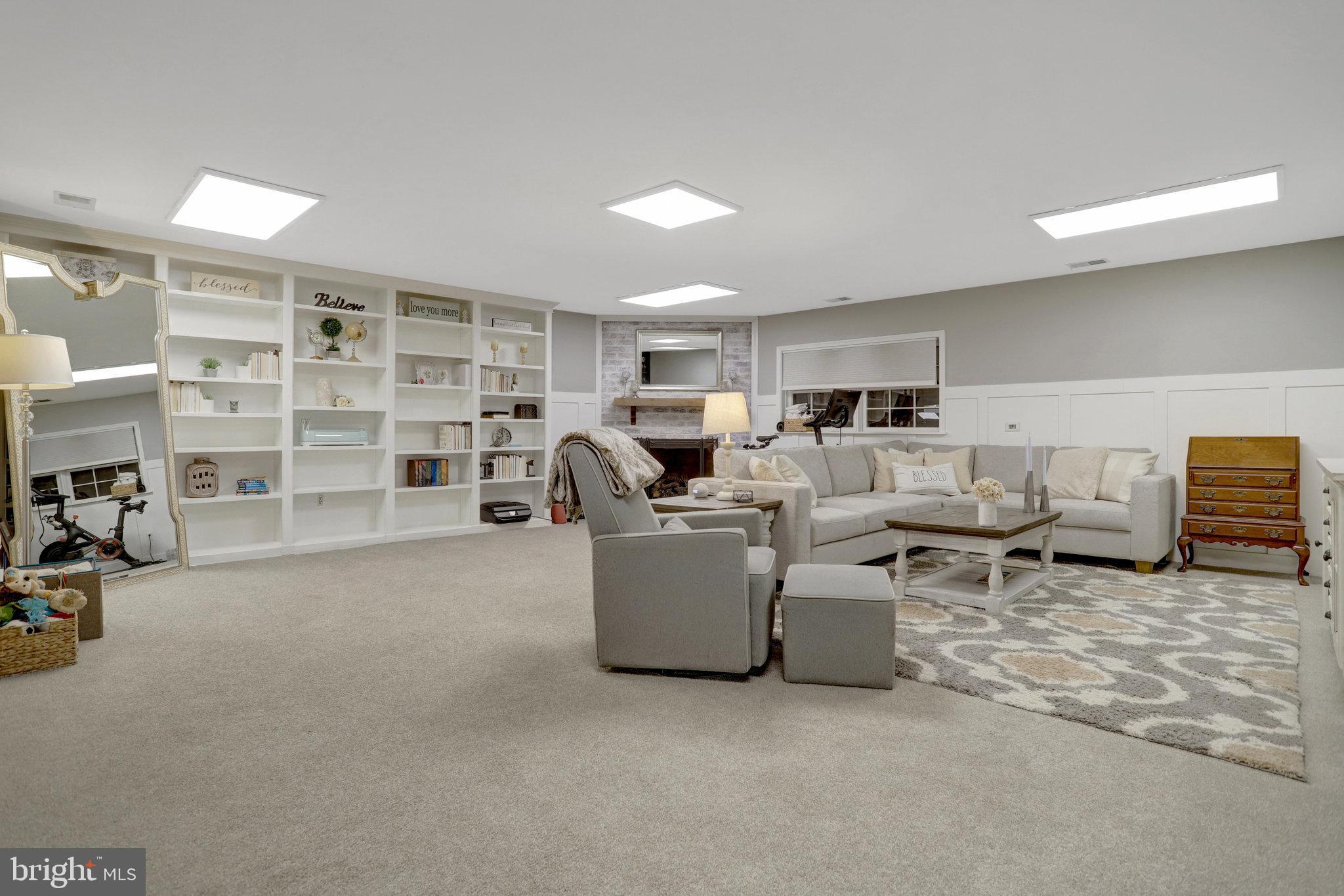 LANDMARK MEWS - Residential