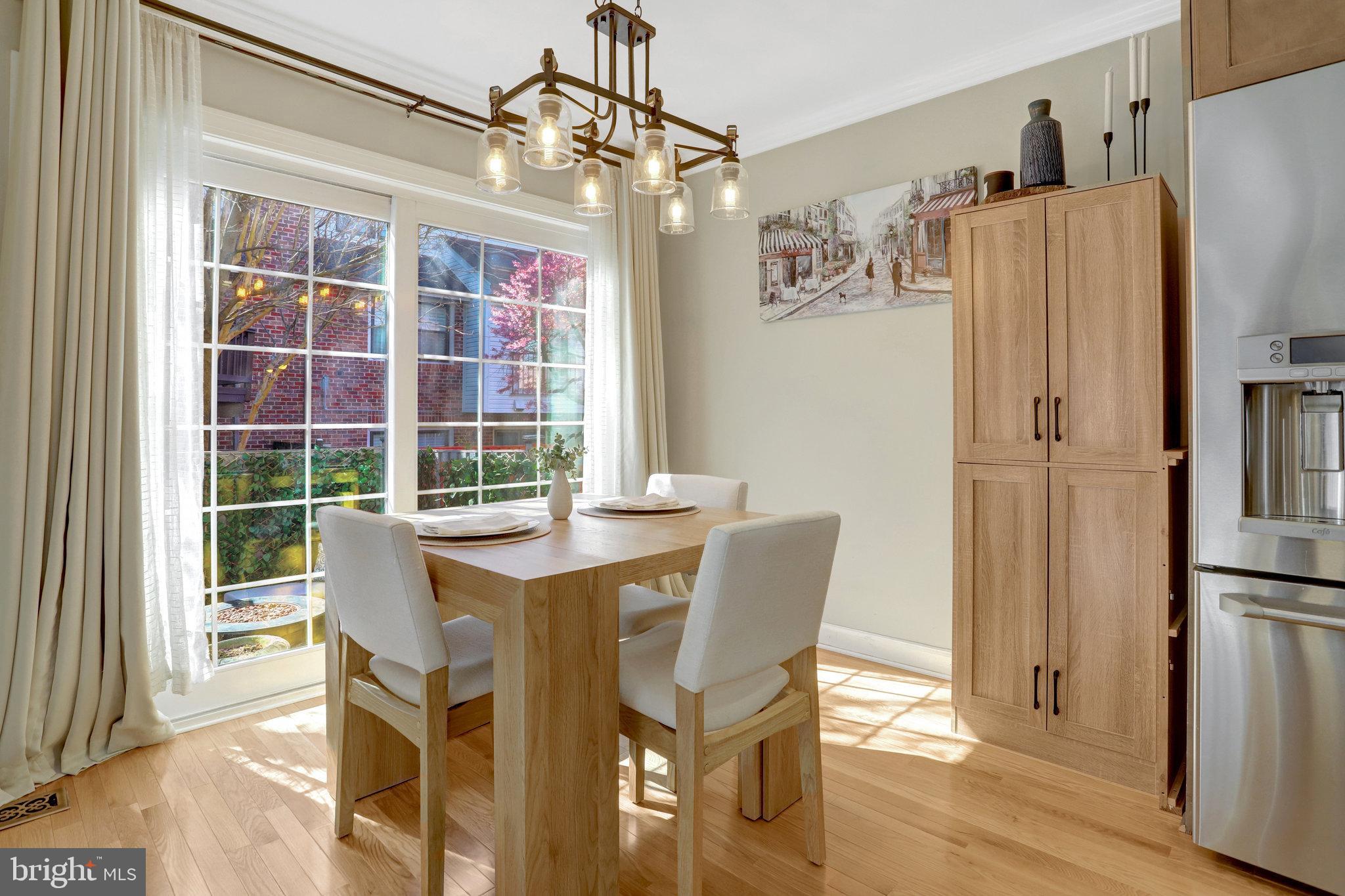 LANDMARK MEWS - Residential