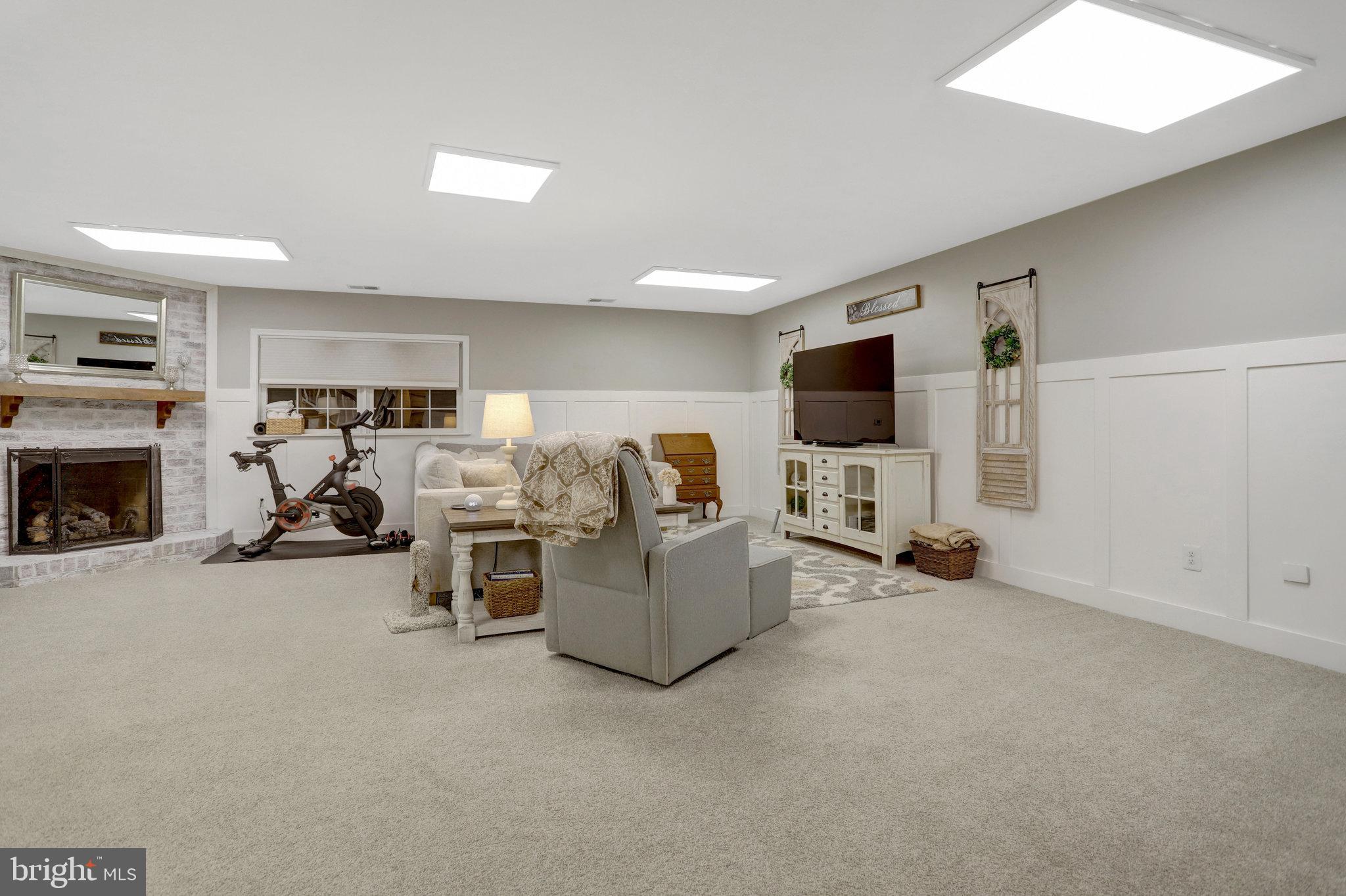 LANDMARK MEWS - Residential