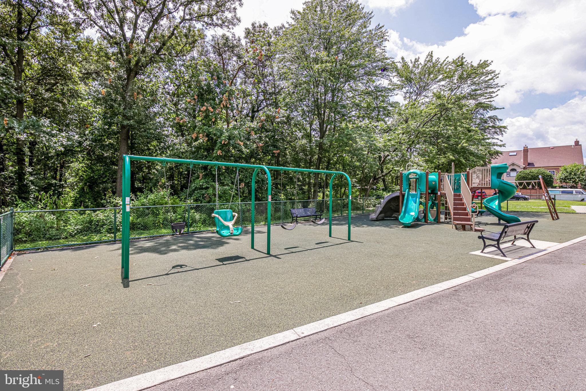 LANDMARK MEWS - Residential