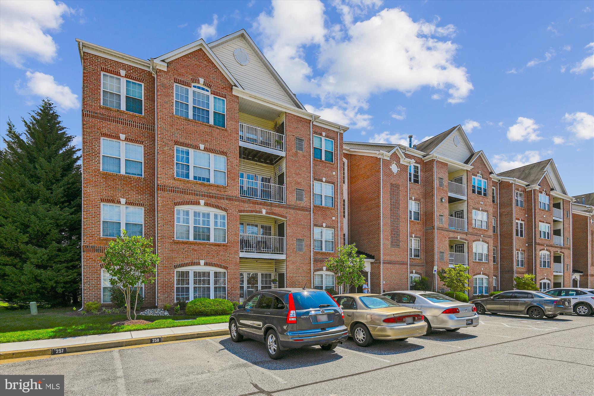 WINDSOR AT PERRY HALL FARMS - Residential