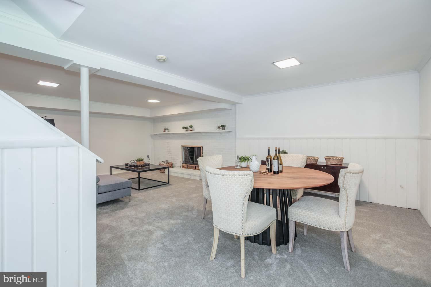 ROLLING ACRES - Residential