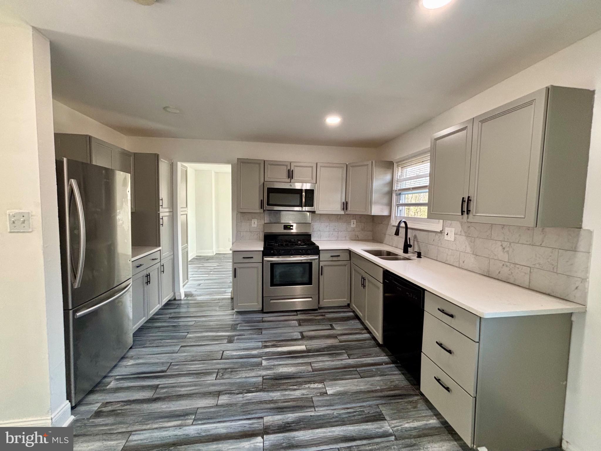 142 OAK PINES BOULEVARD