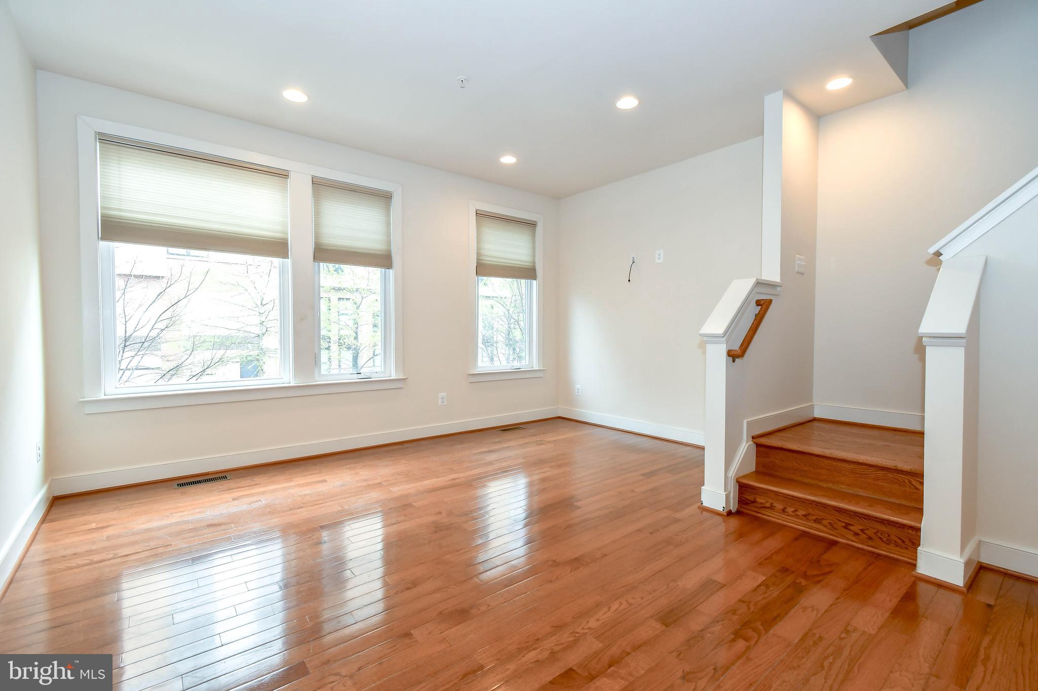 MOSAIC AT MERRIFIELD - Residential