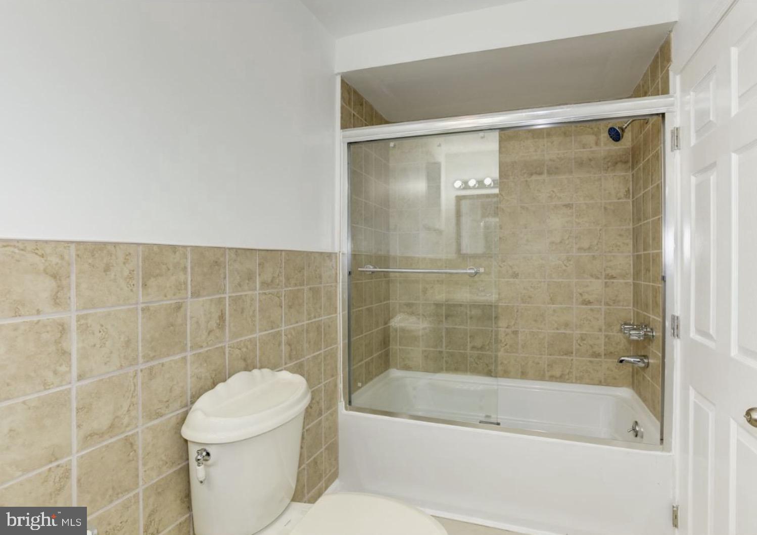 NORRIS SQUARE - Residential Lease