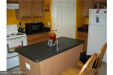 CARROLLWOOD MANOR - Residential