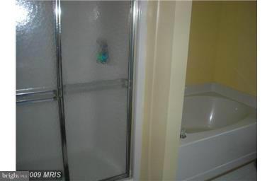 CARROLLWOOD MANOR - Residential