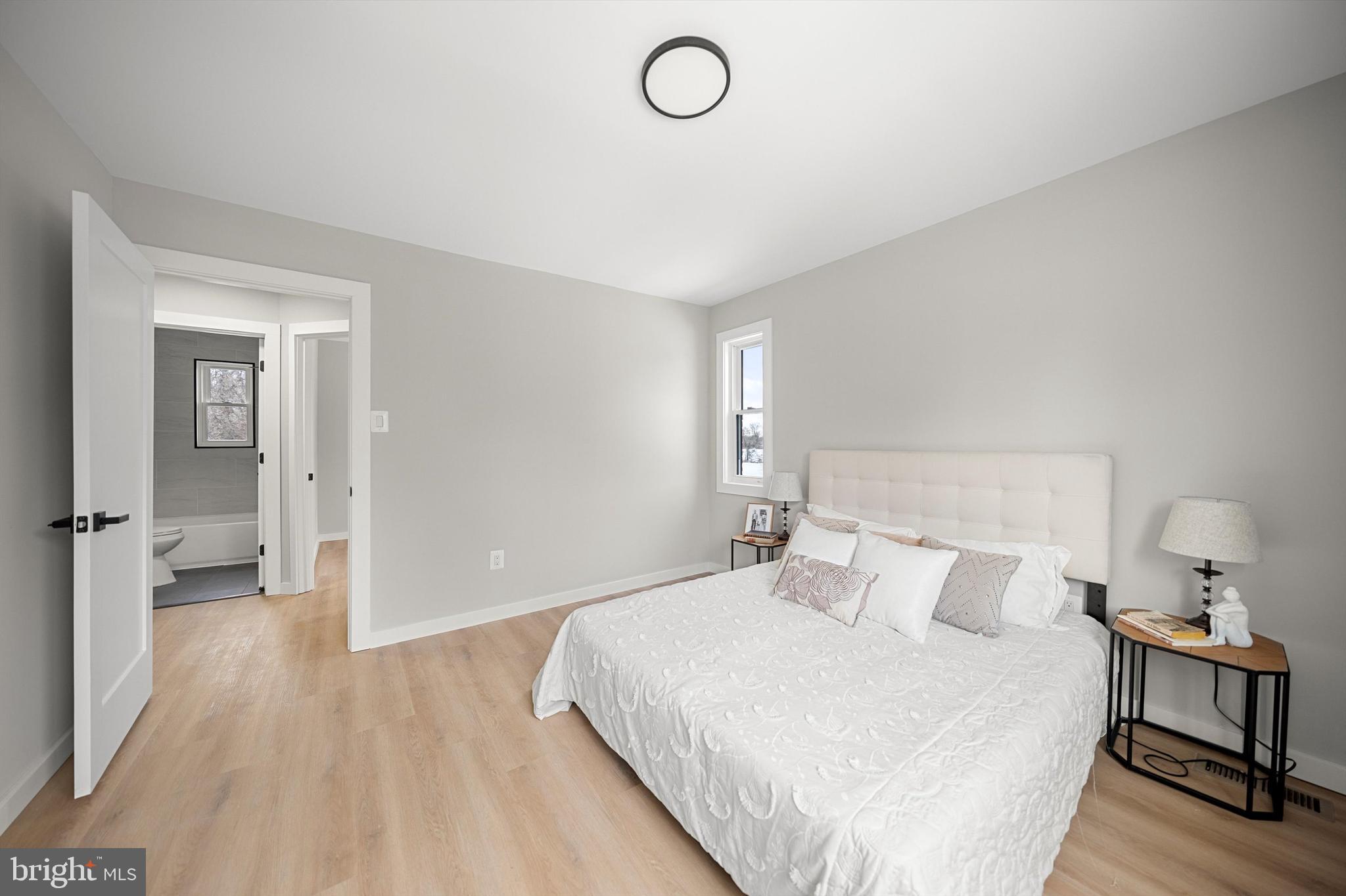 HYATTSVILLE - Residential