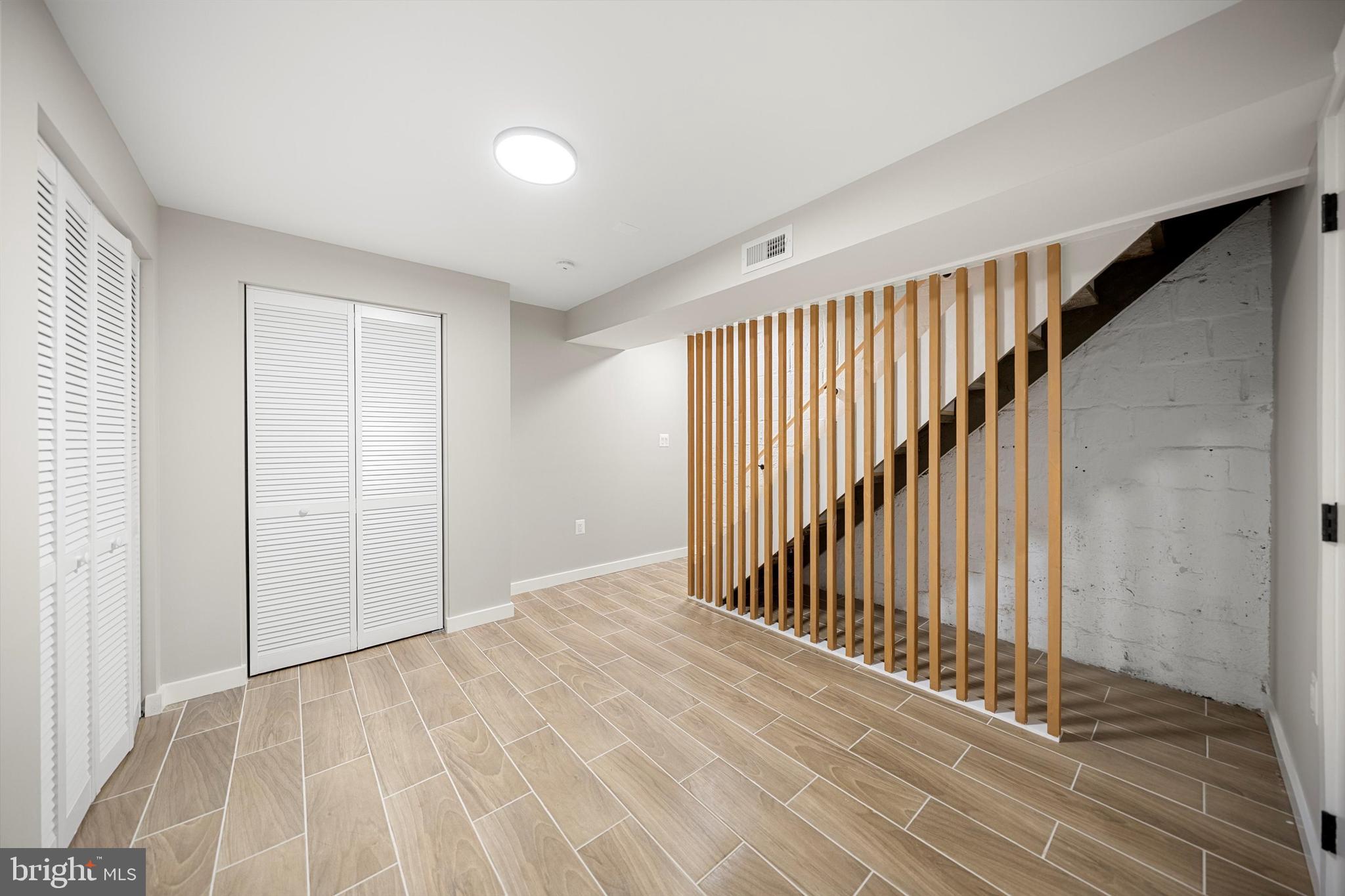 HYATTSVILLE - Residential