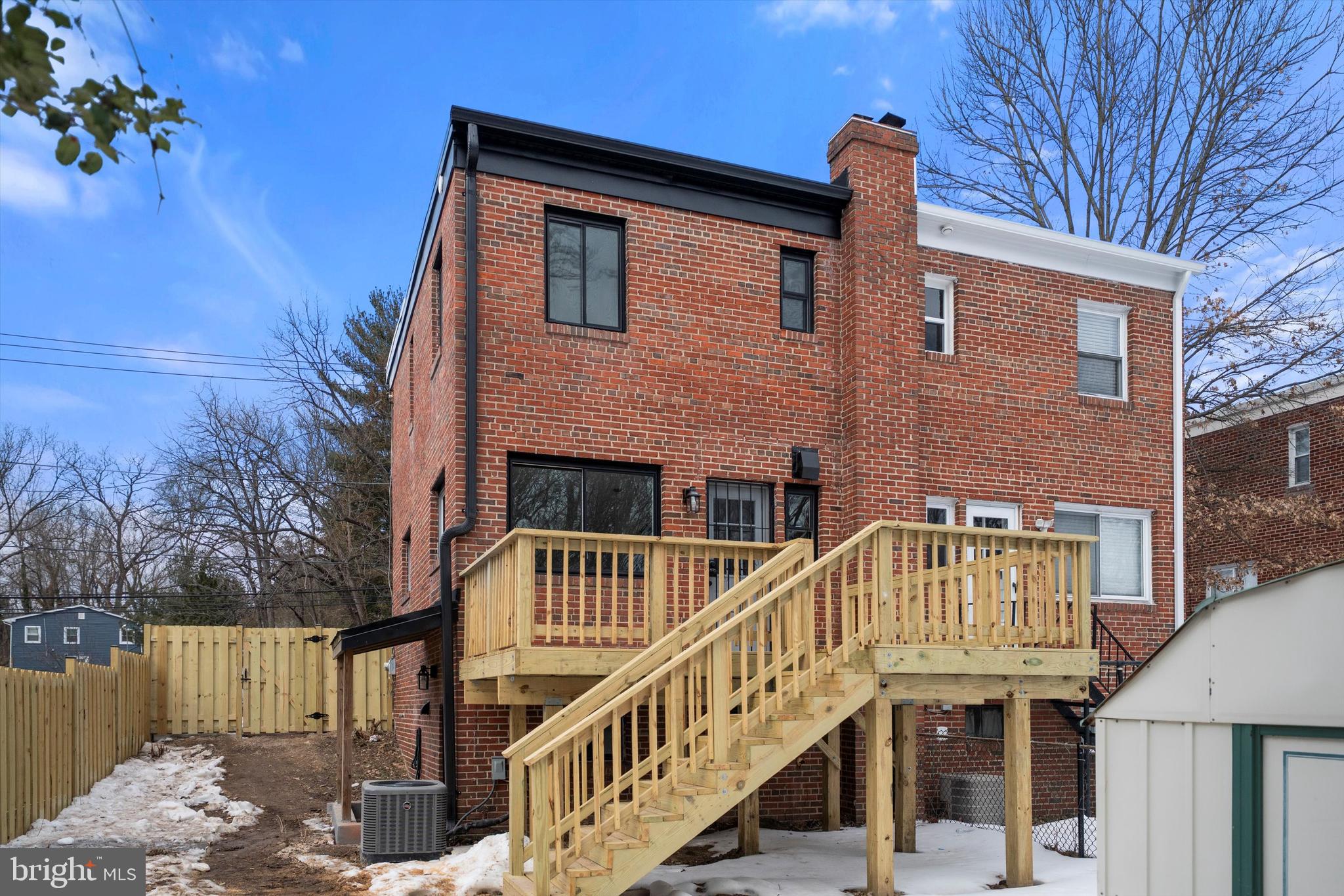 HYATTSVILLE - Residential