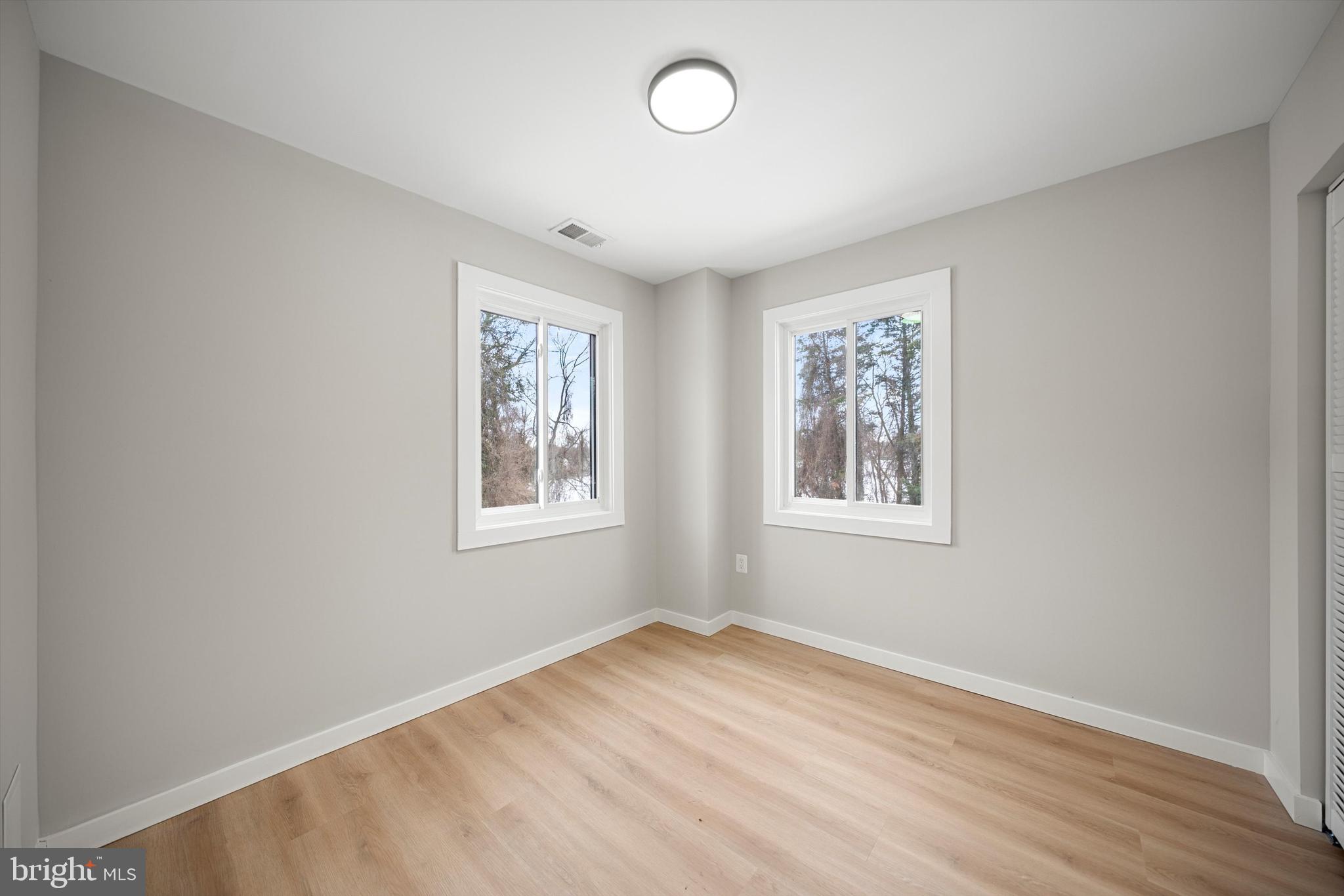 HYATTSVILLE - Residential