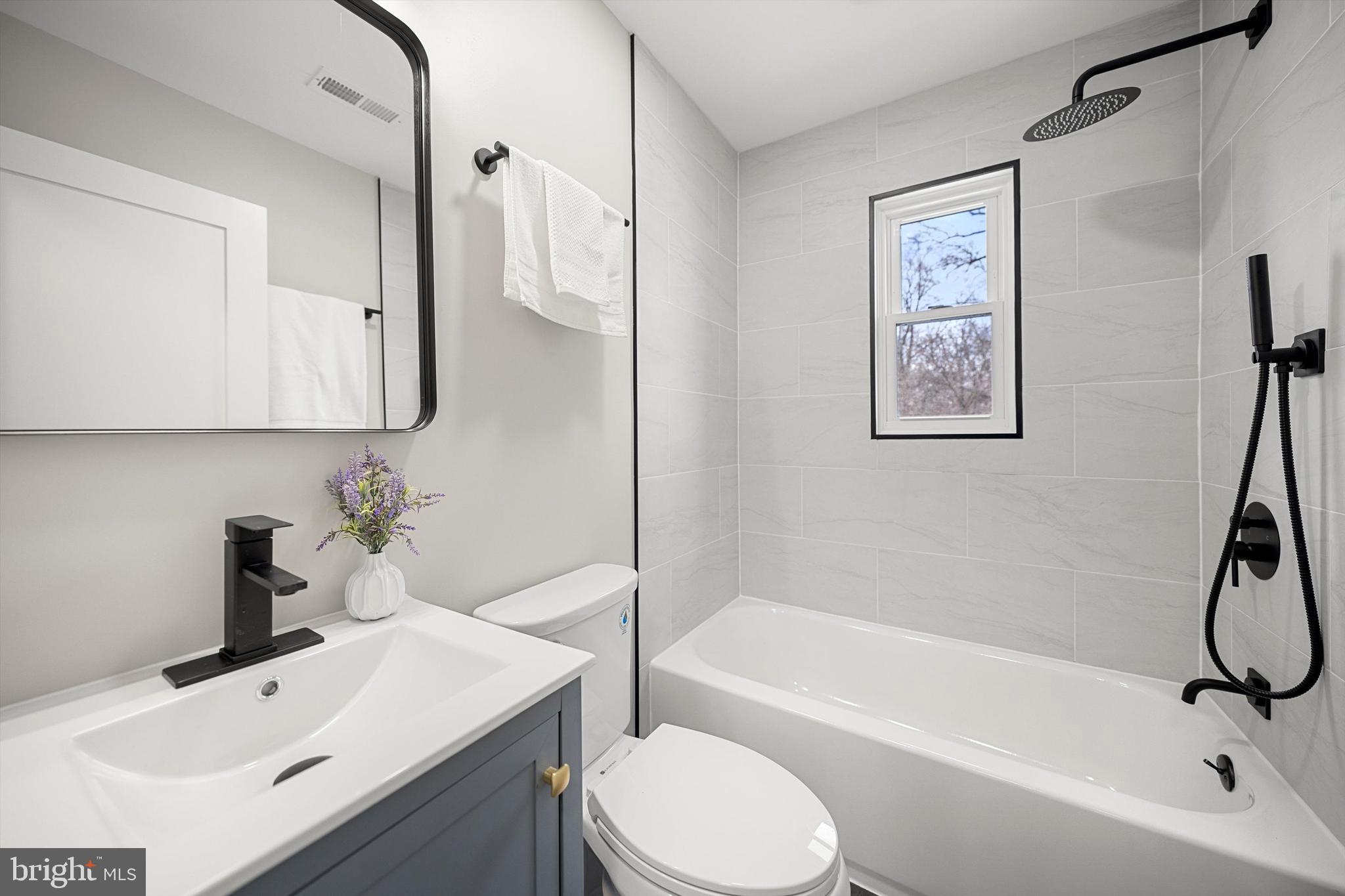 HYATTSVILLE - Residential