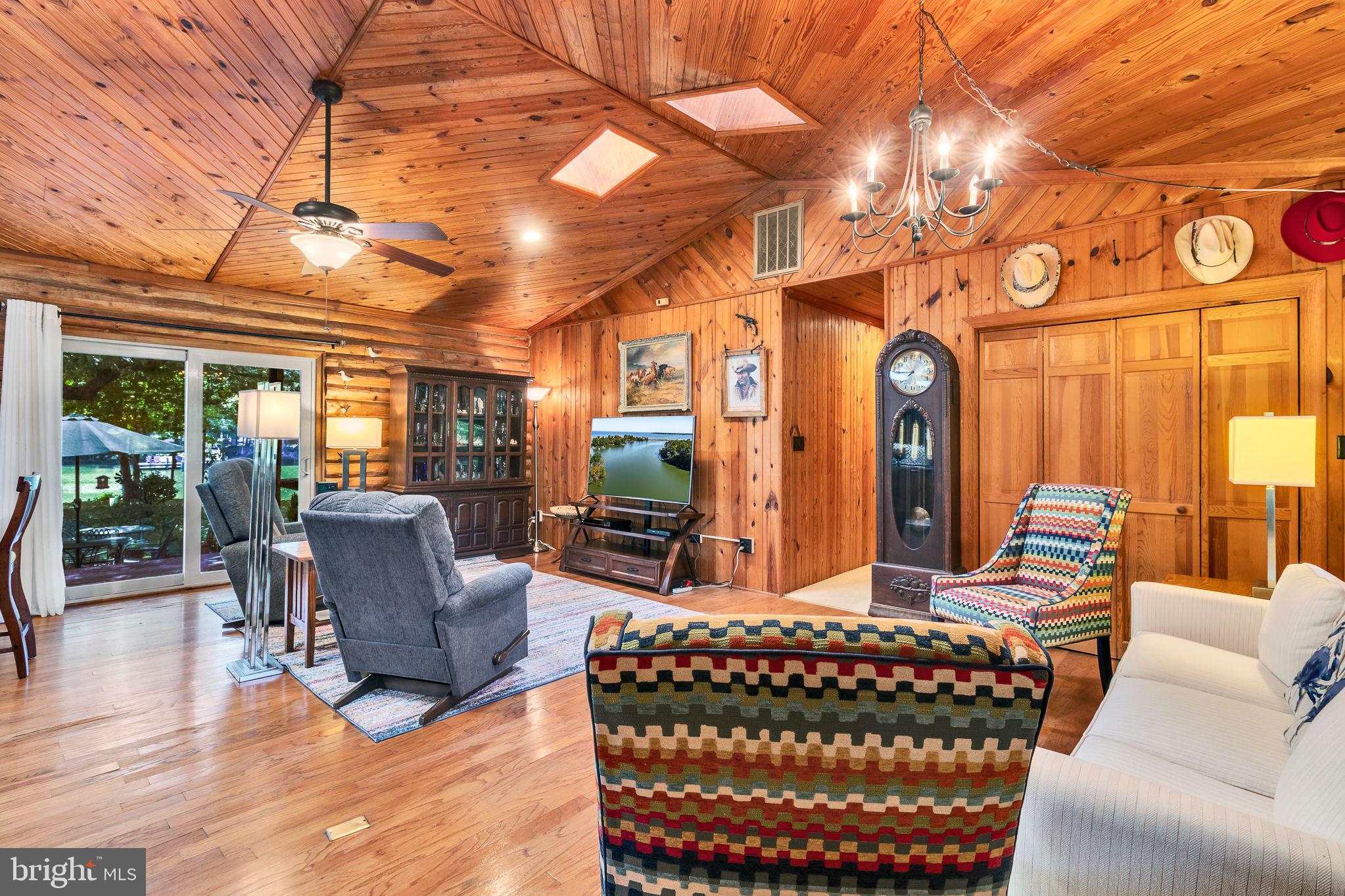3 CABIN POINT DRIVE