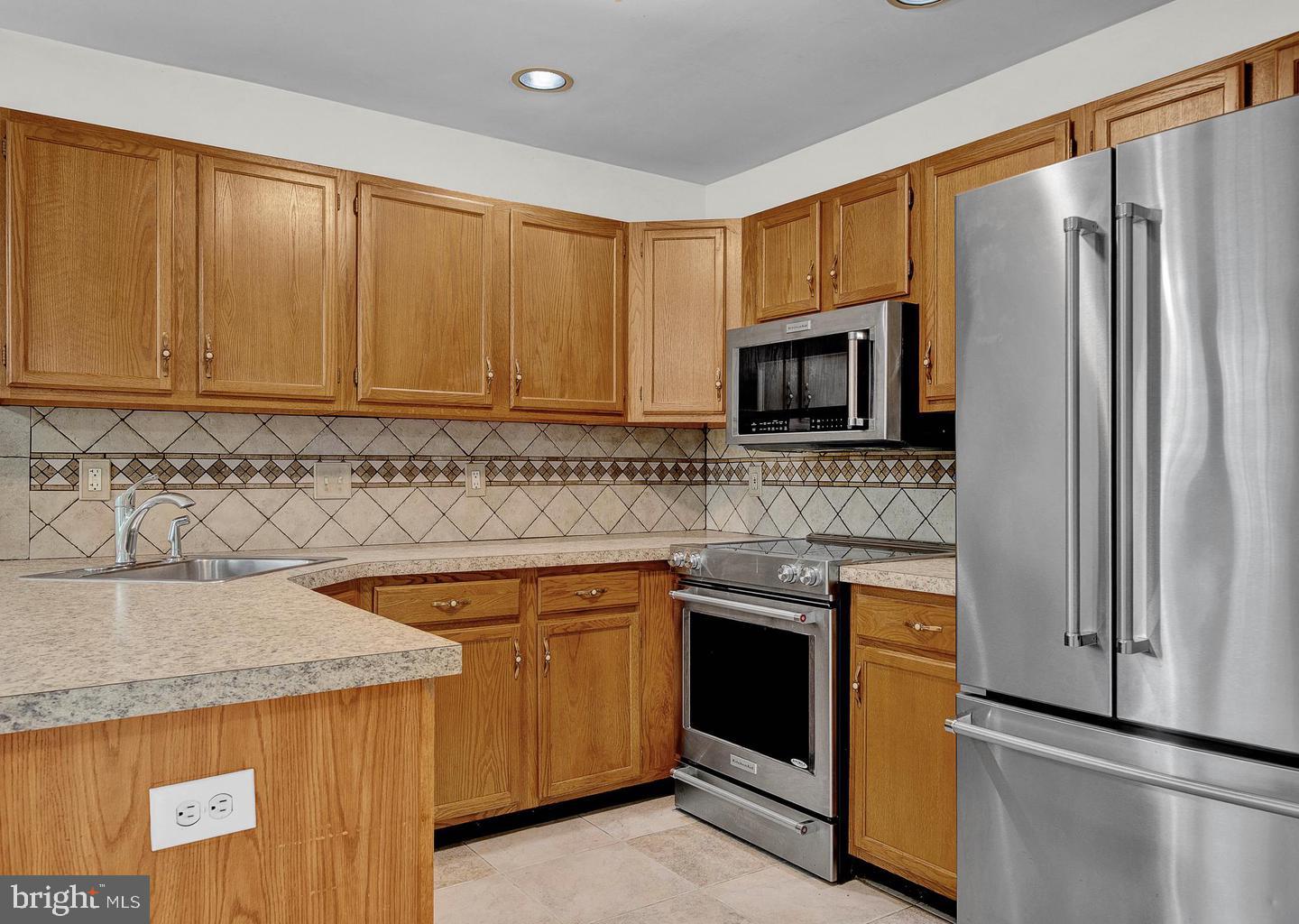 8006 SPRUCE MILL DR