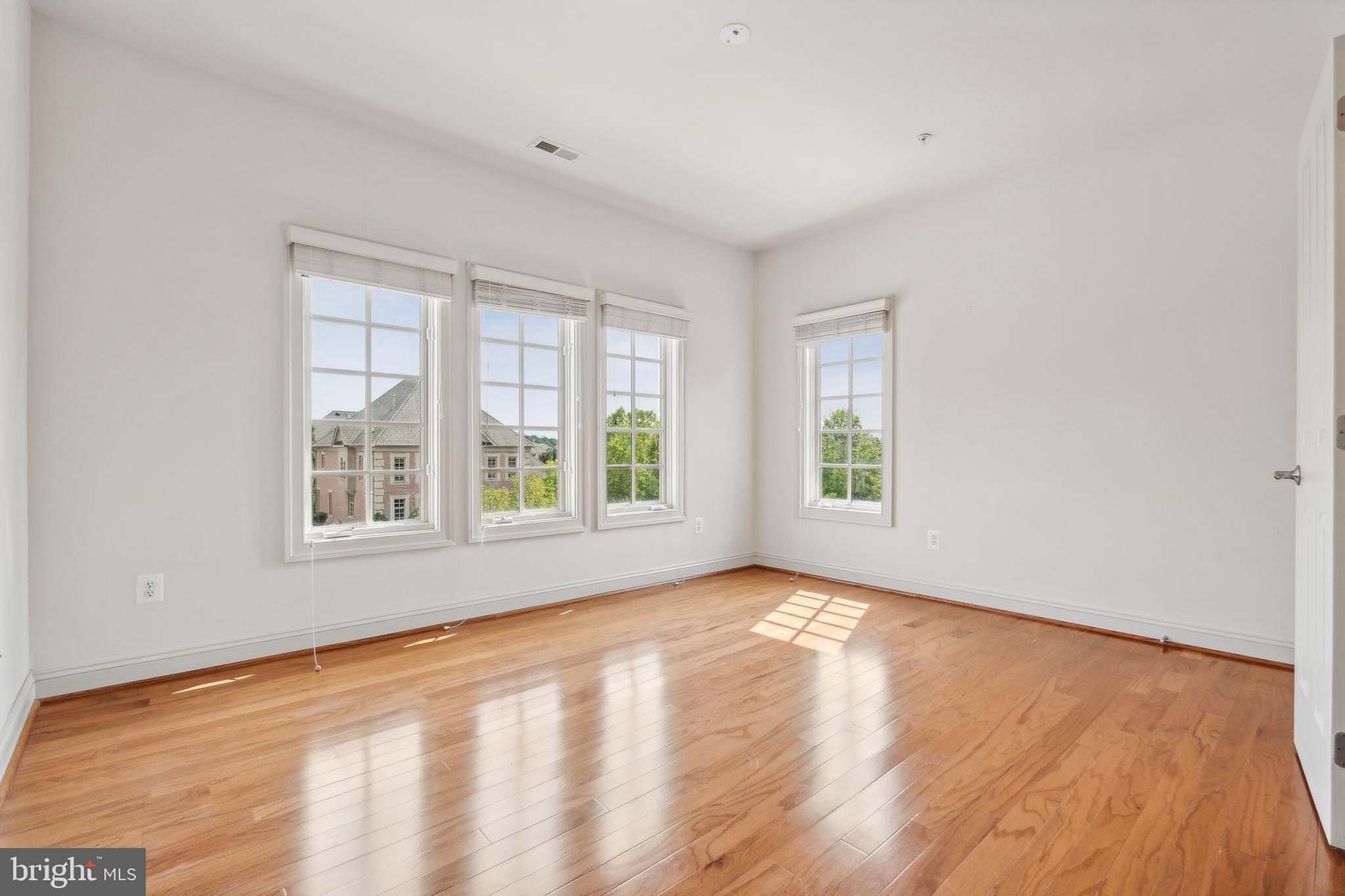 OAKS AT NORTH BETHESDA - Residential