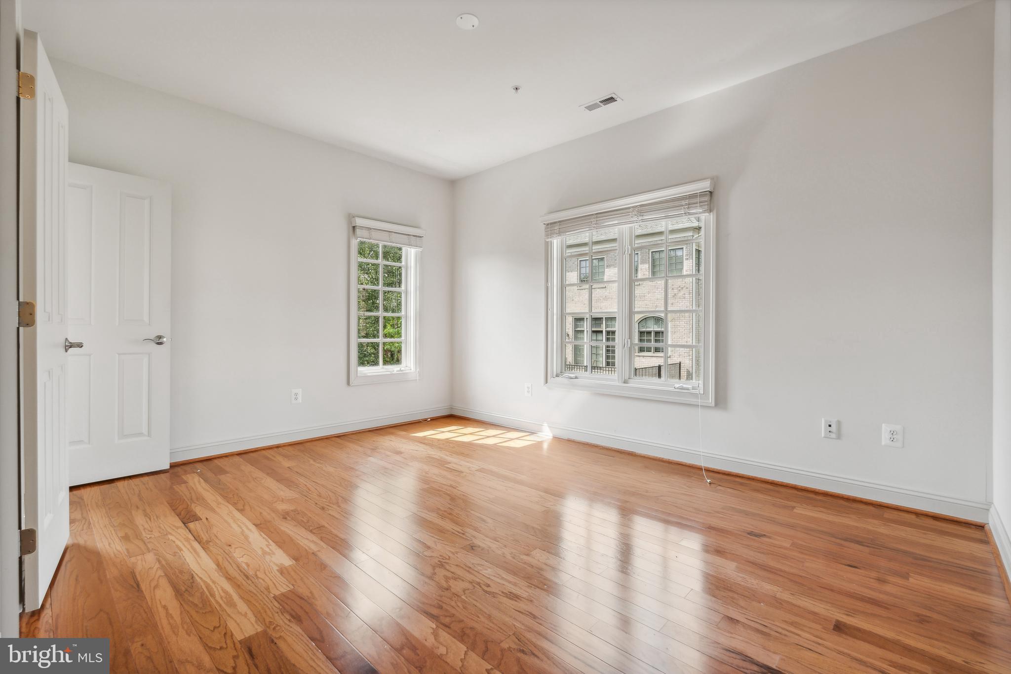 OAKS AT NORTH BETHESDA - Residential