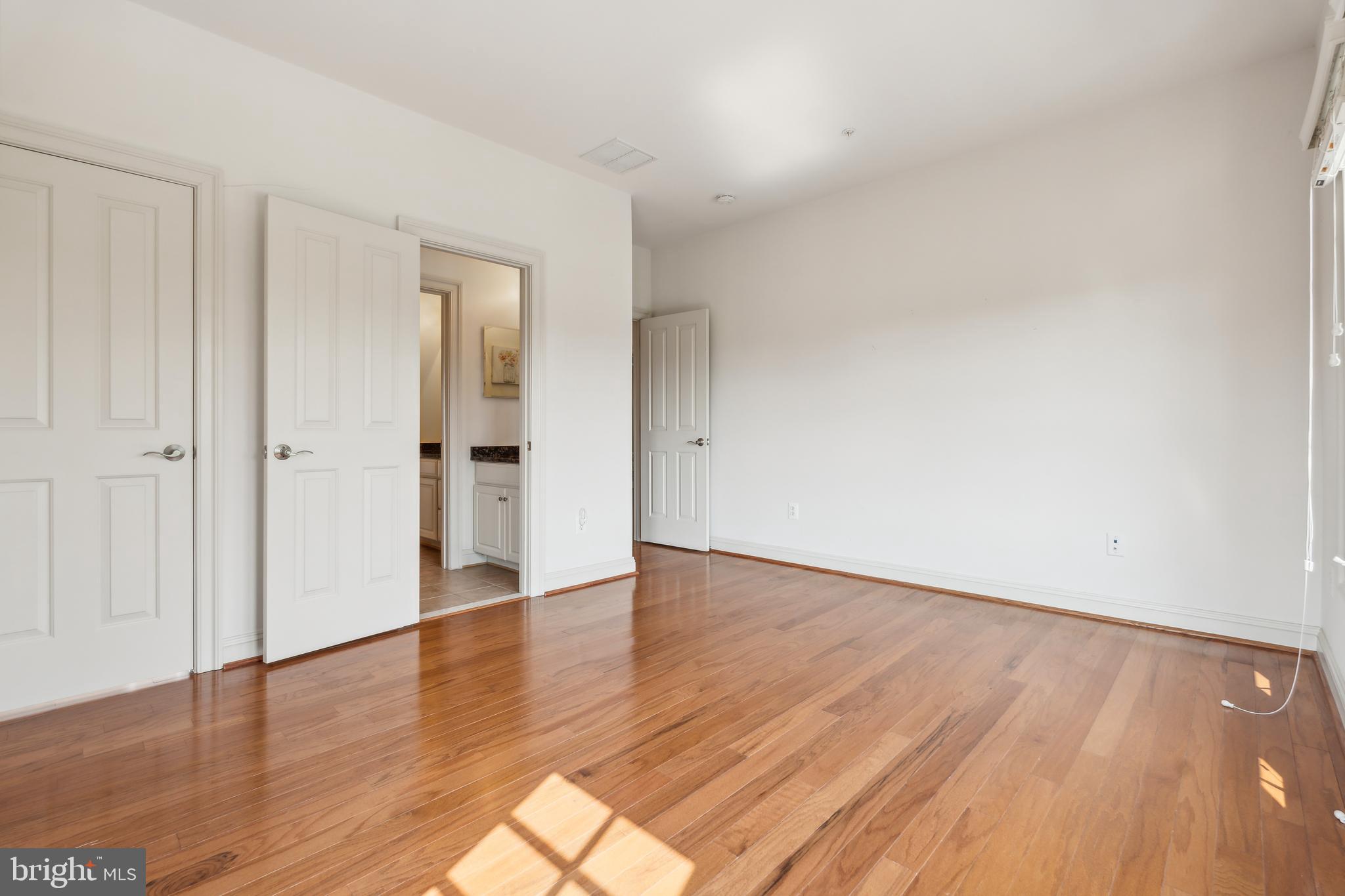 OAKS AT NORTH BETHESDA - Residential