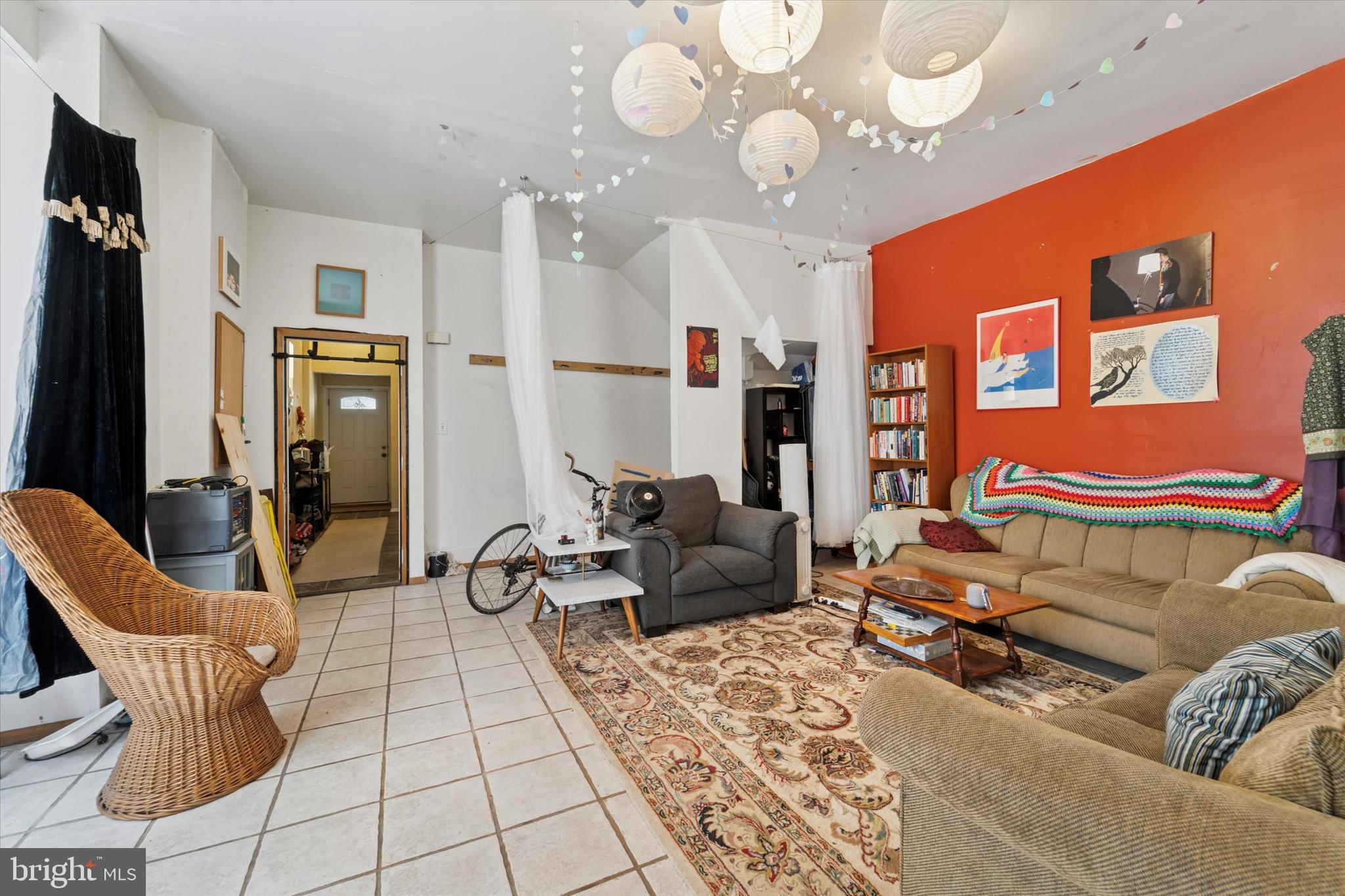 UNIVERSITY CITY - Residential