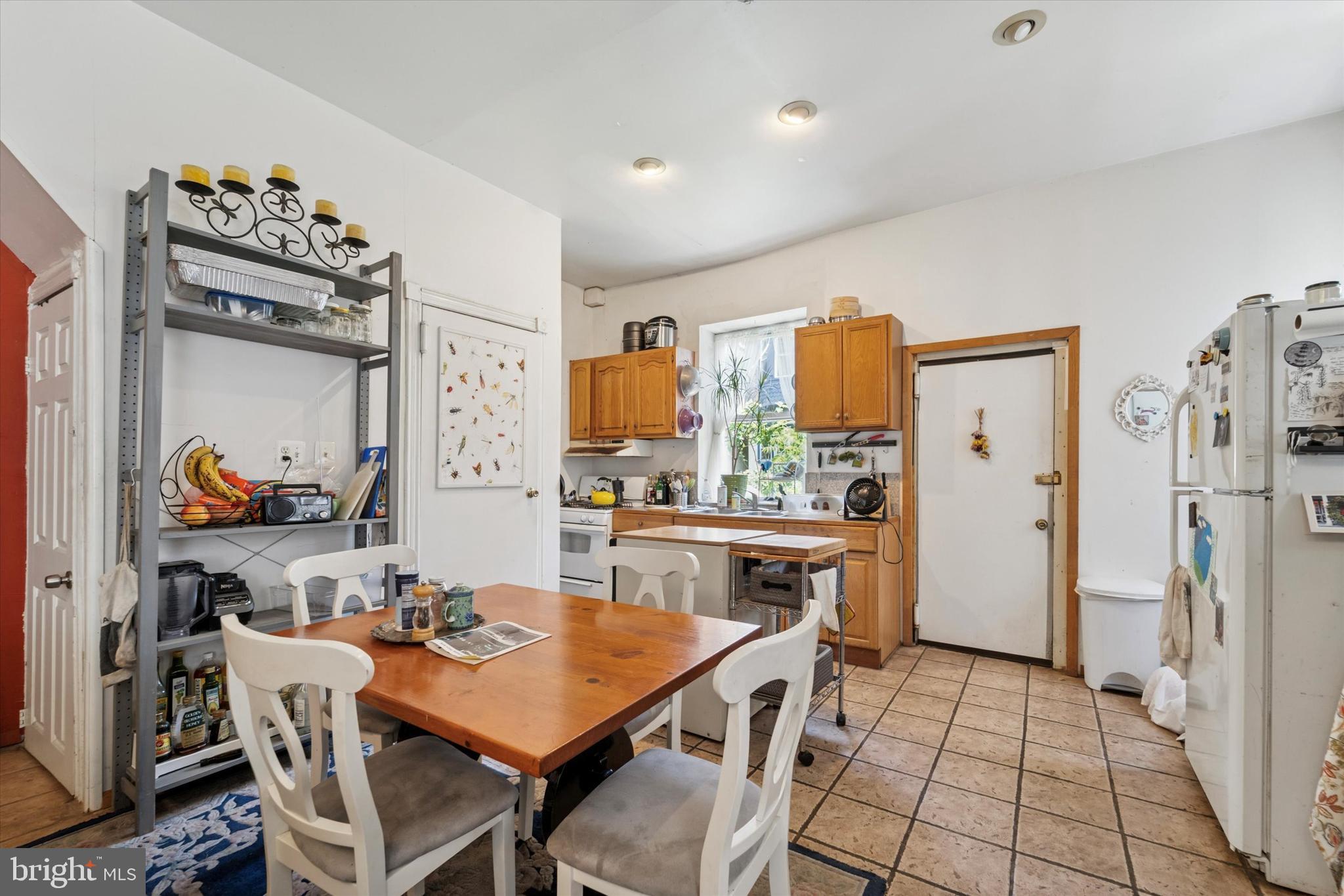 UNIVERSITY CITY - Residential