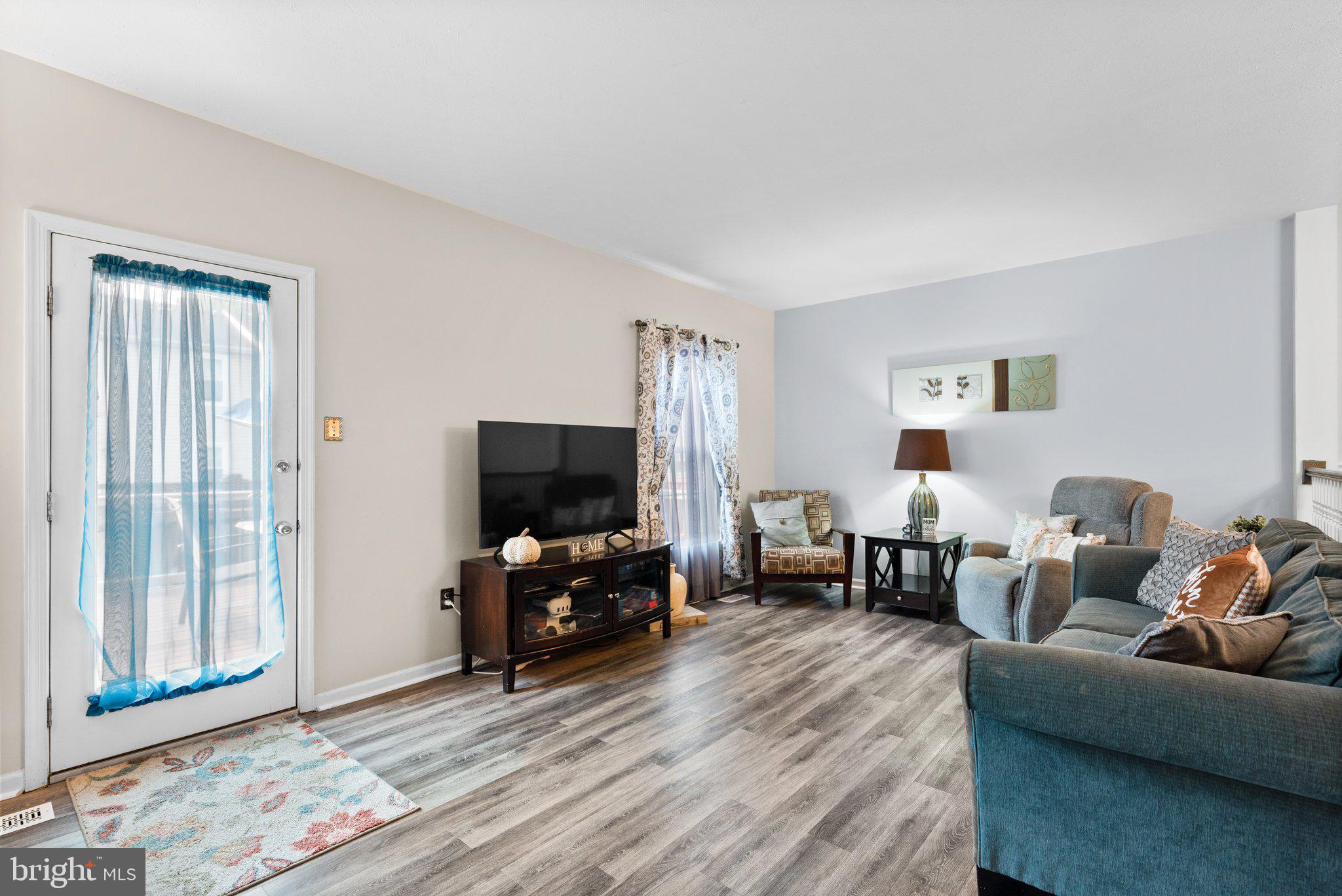 5335 HOLLOWSTONE CIRCLE