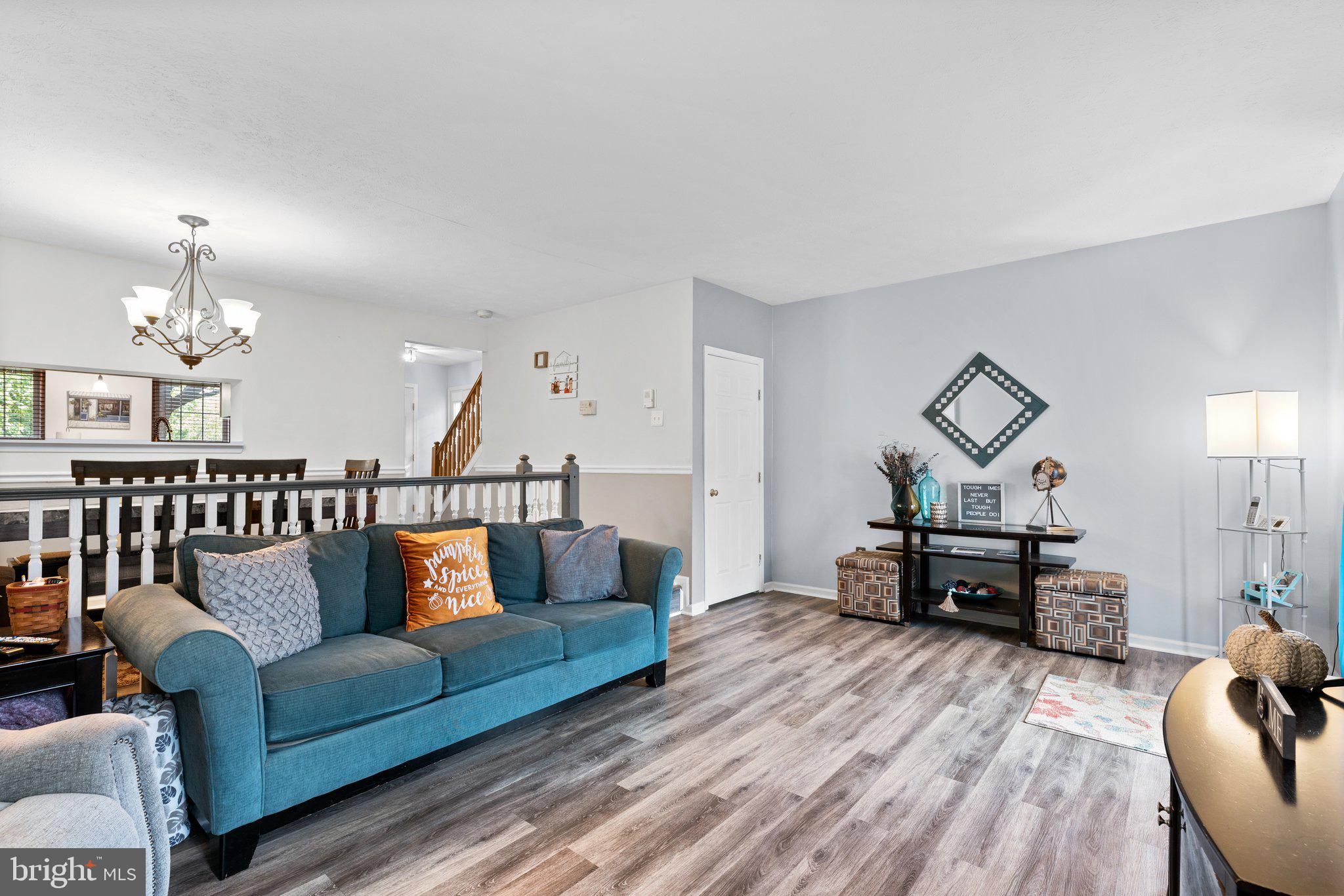 5335 HOLLOWSTONE CIRCLE