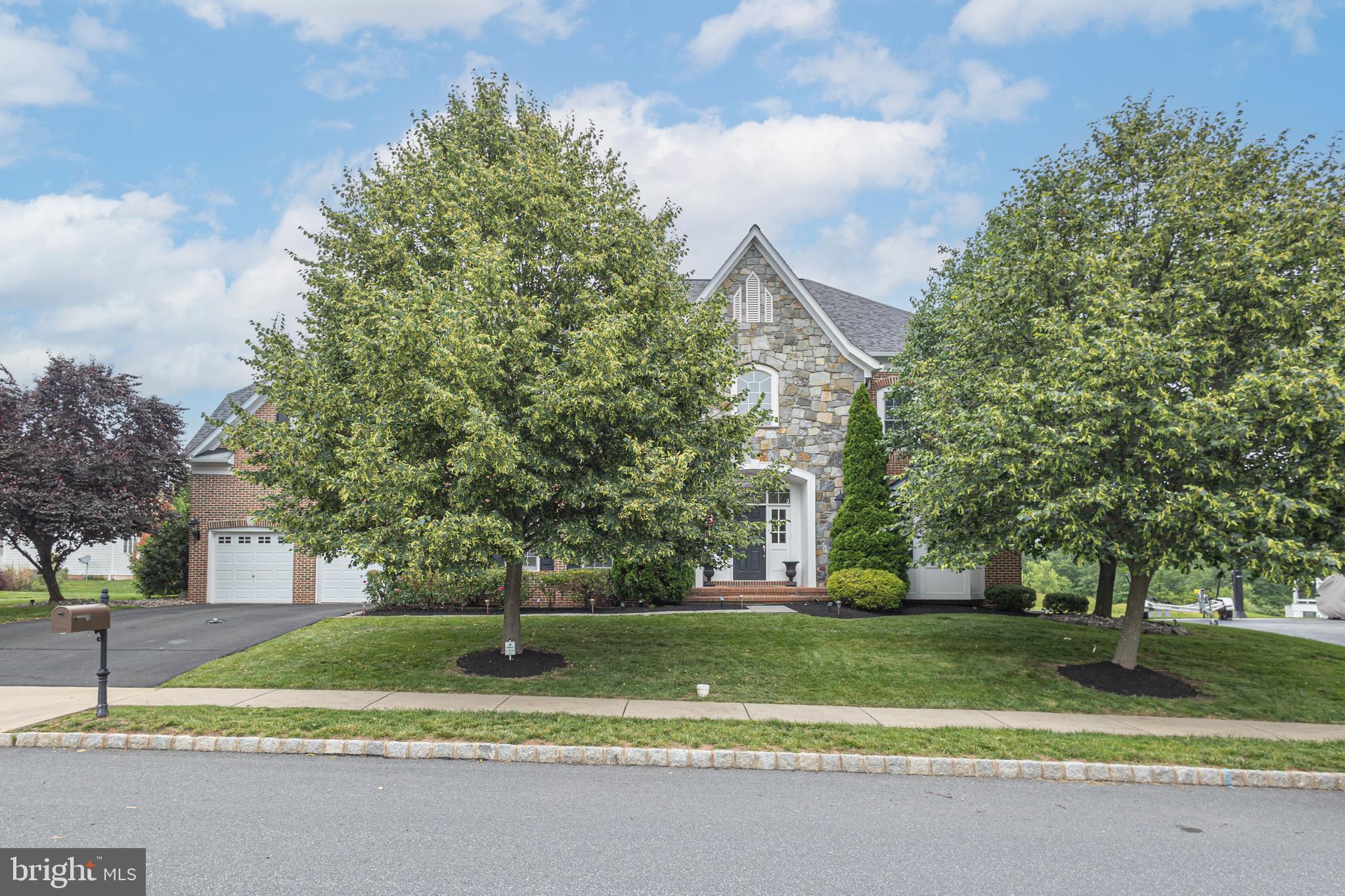 LEDERACH GOLF FAIRWY - Residential