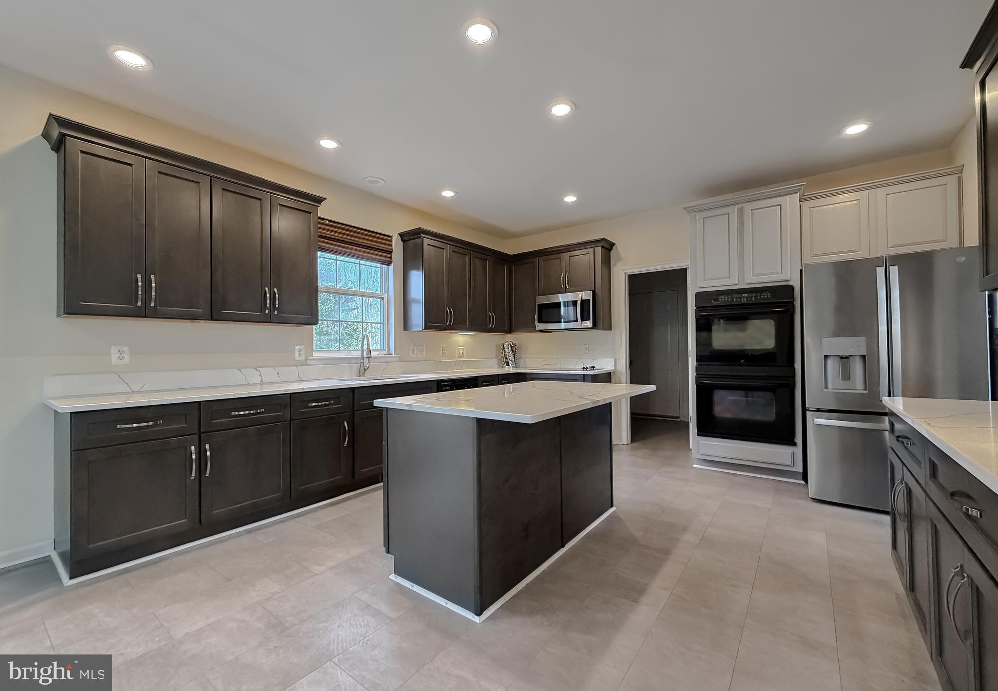 OAKWOOD MANOR - Residential