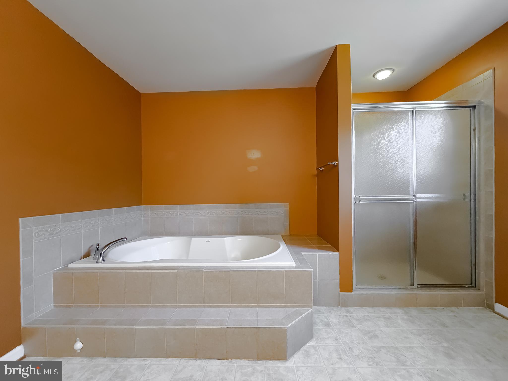 OAKWOOD MANOR - Residential