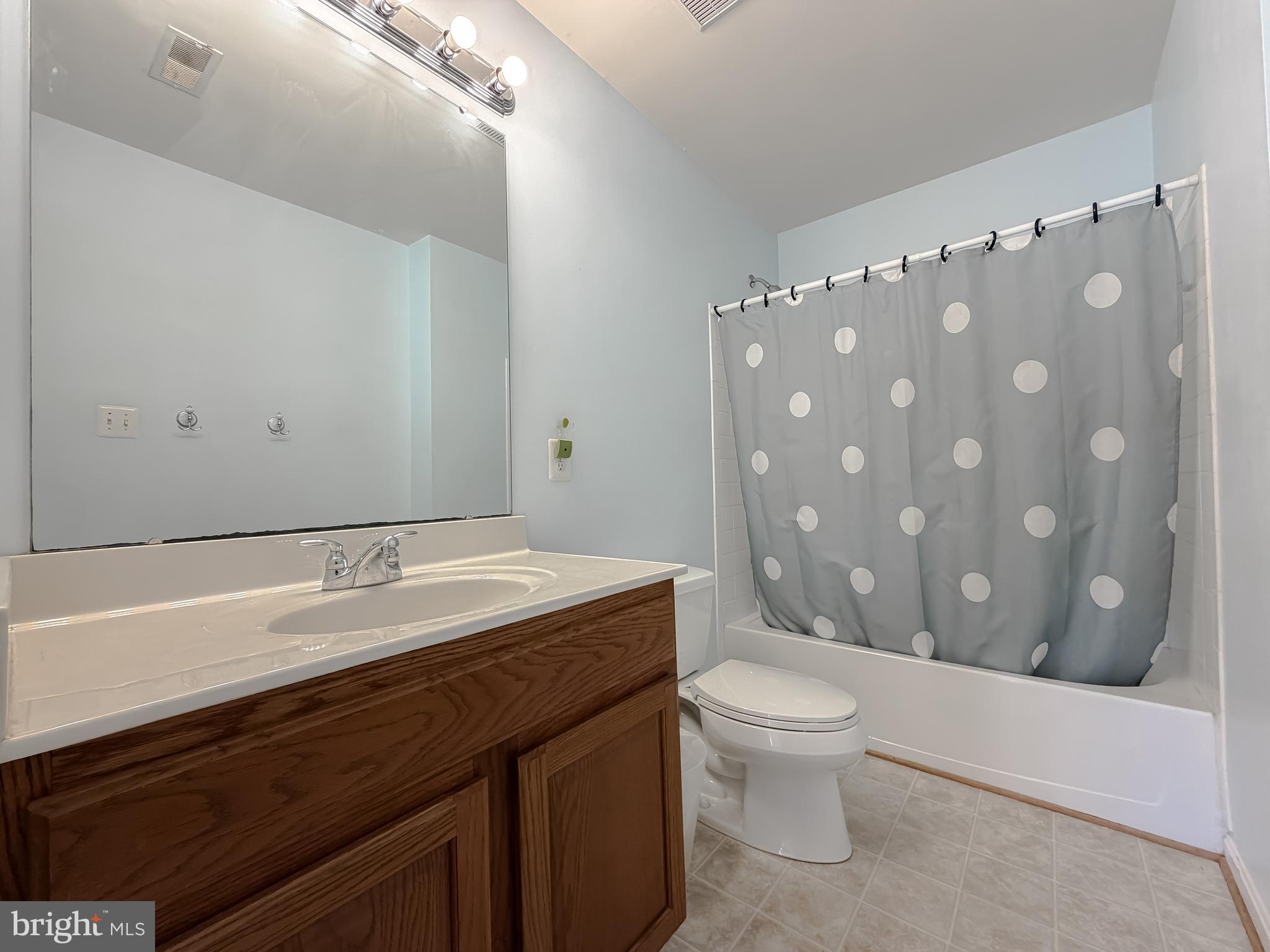 OAKWOOD MANOR - Residential