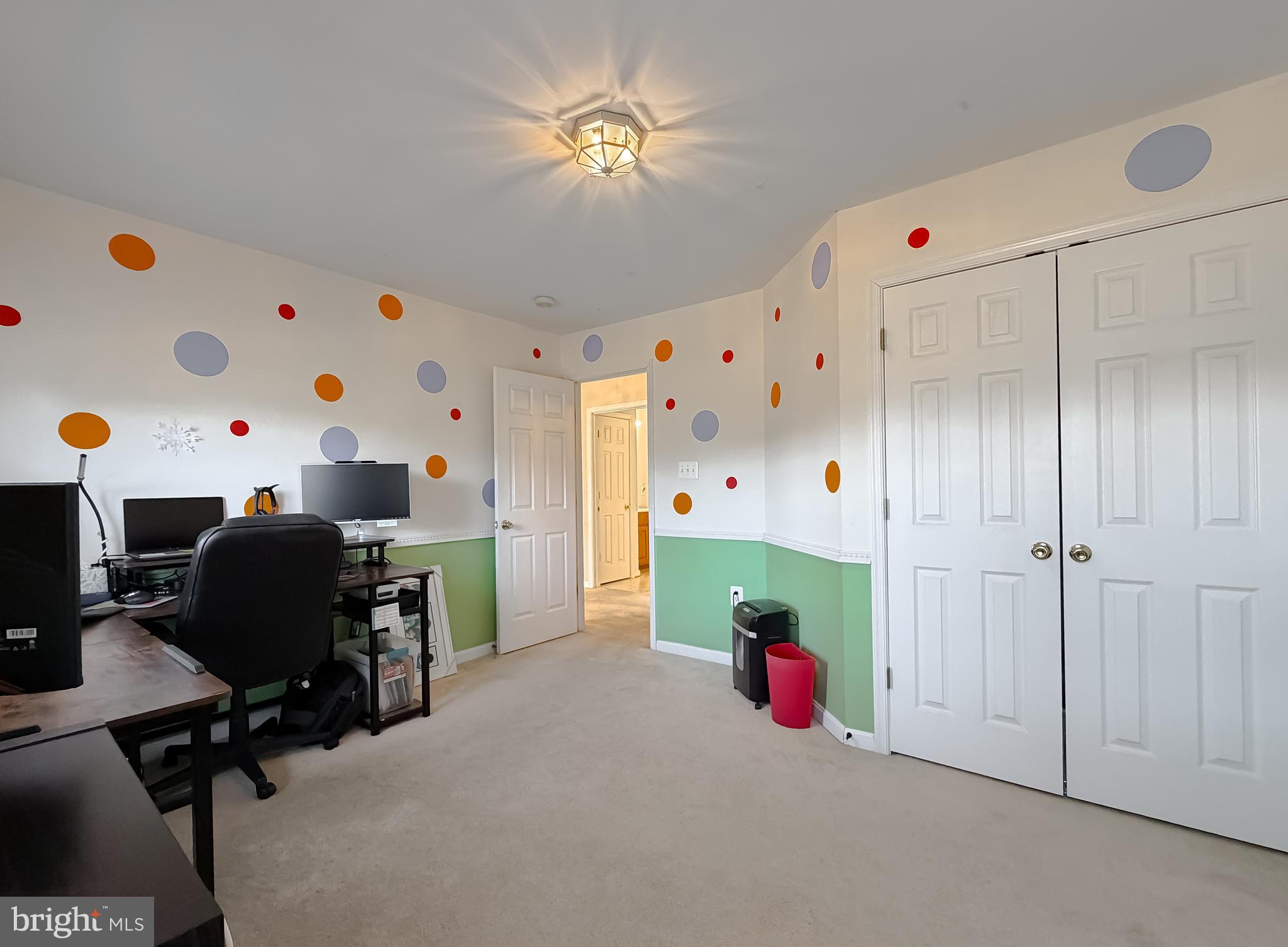 OAKWOOD MANOR - Residential