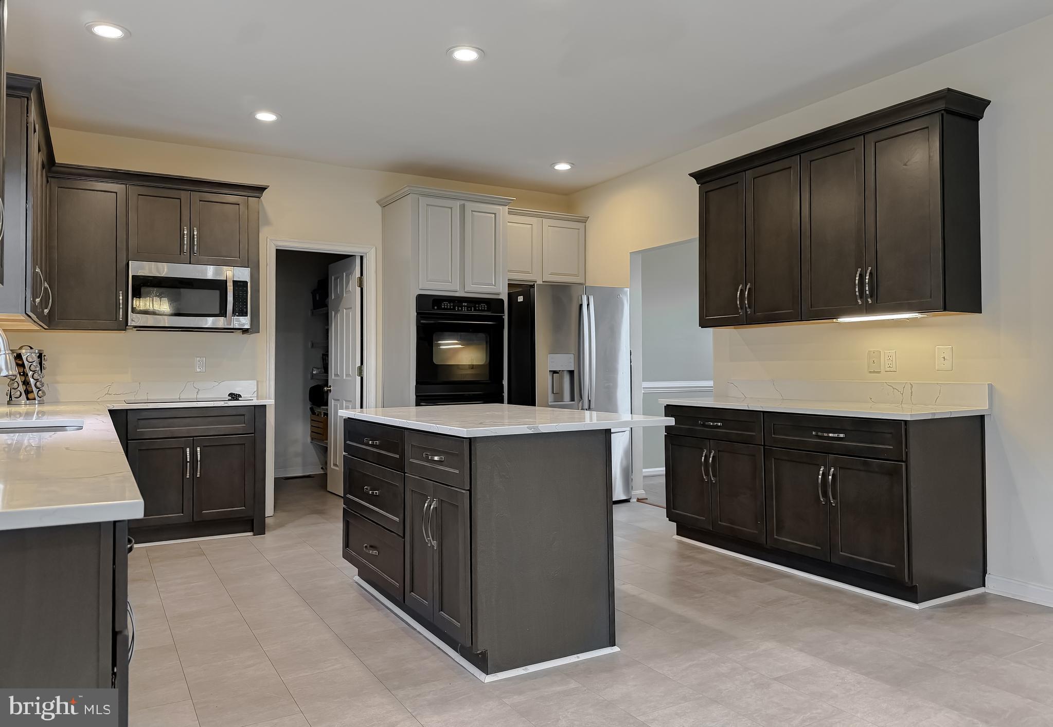 OAKWOOD MANOR - Residential