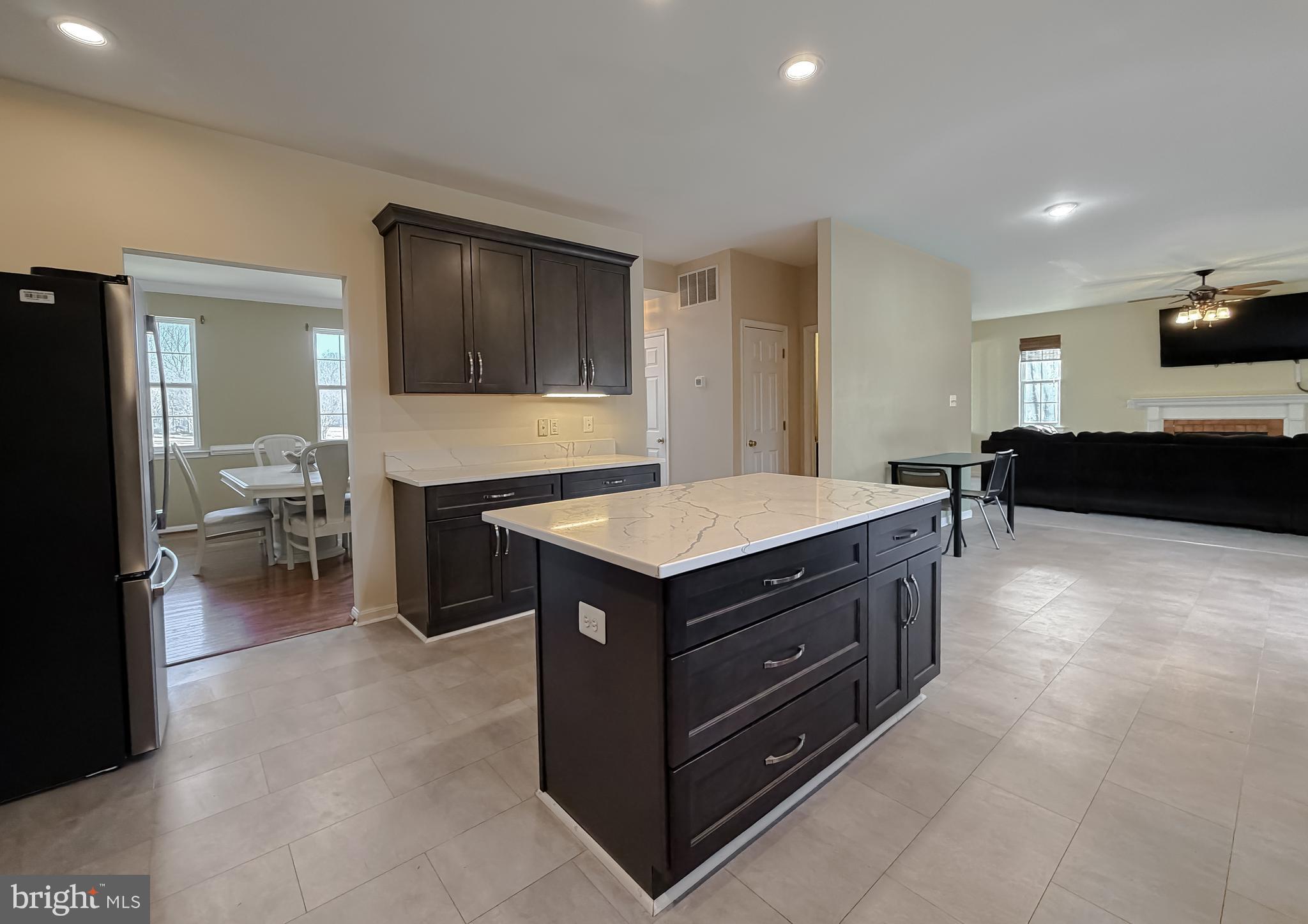 OAKWOOD MANOR - Residential