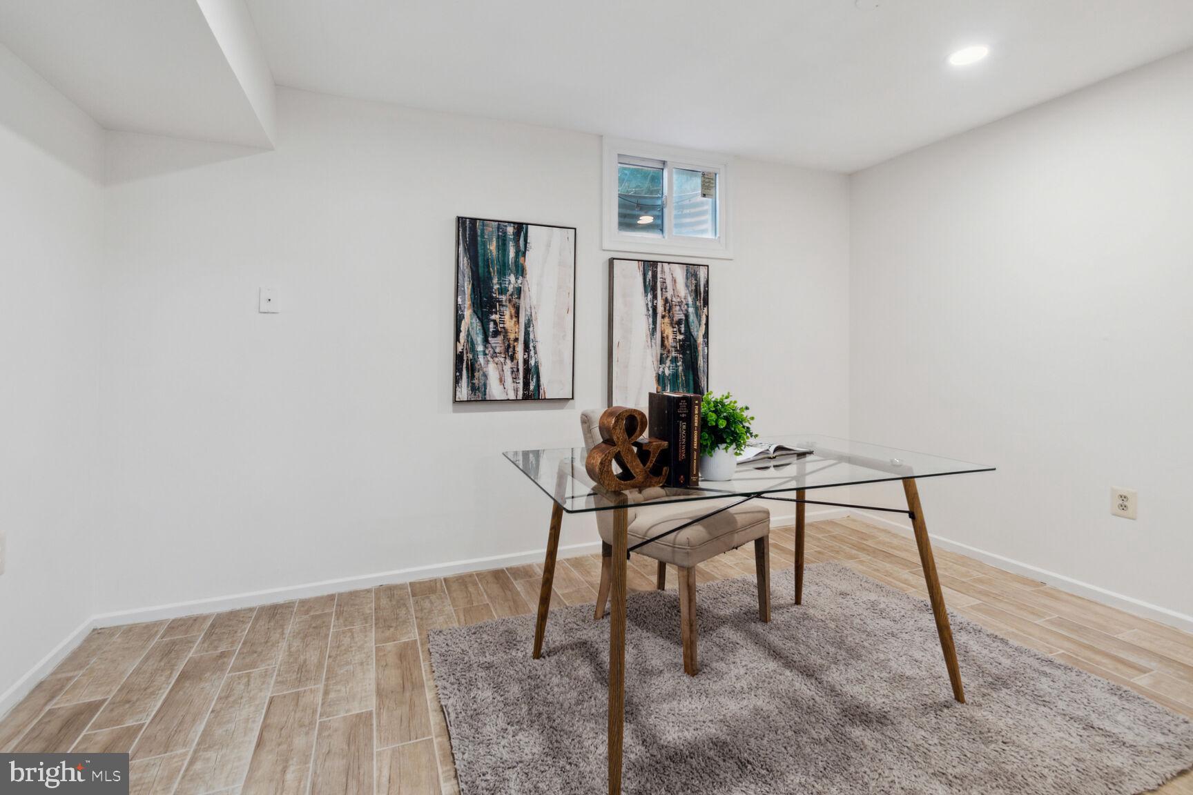 CONNECTICUT GARDENS - Residential